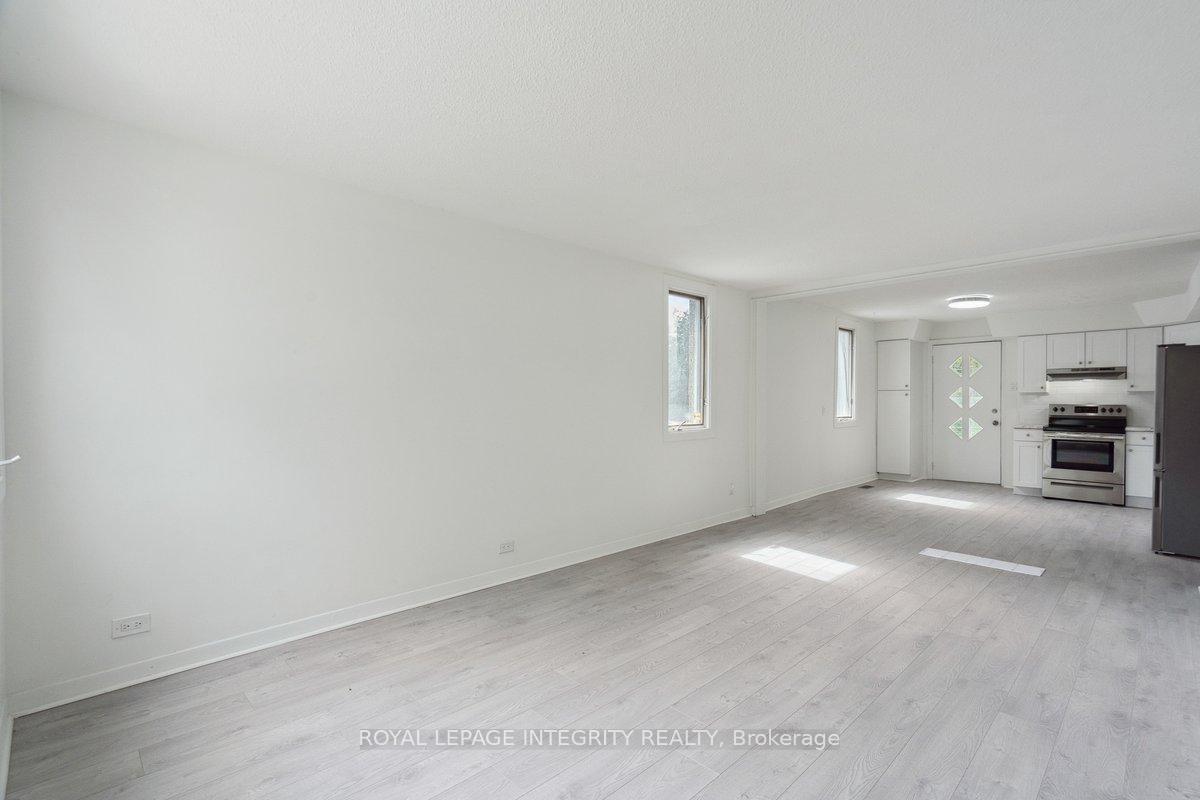 Photo 9 of Unit 3, 120 Marquette Avenue, Ottawa, Vanier — HOMEH