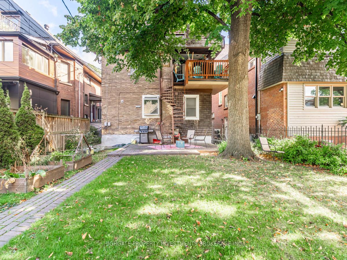 Front of Unit Main, 410 Palmerston Boulevard