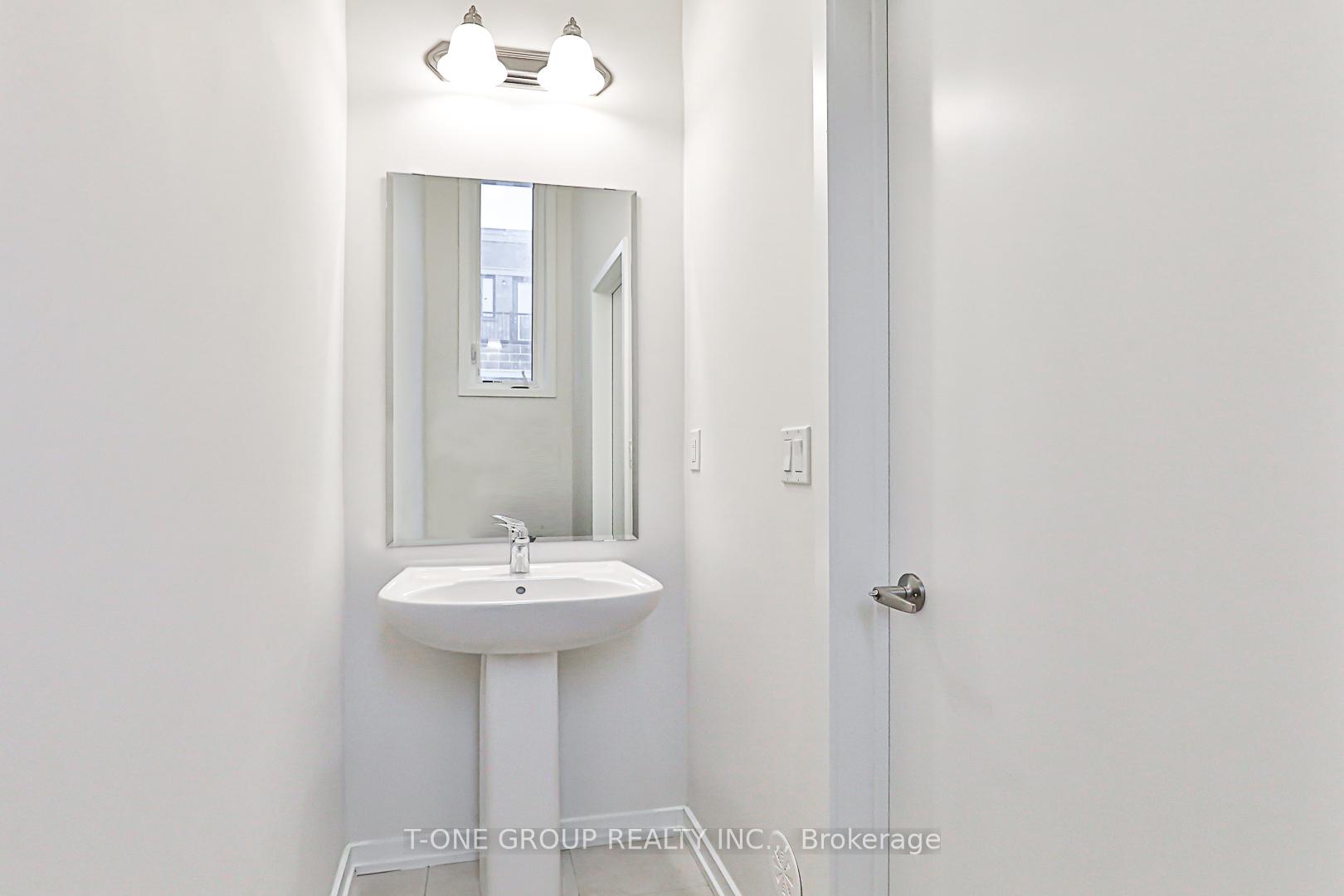 Photo 3 of 34 Origin Way, Vaughan, Patterson — HOMEH