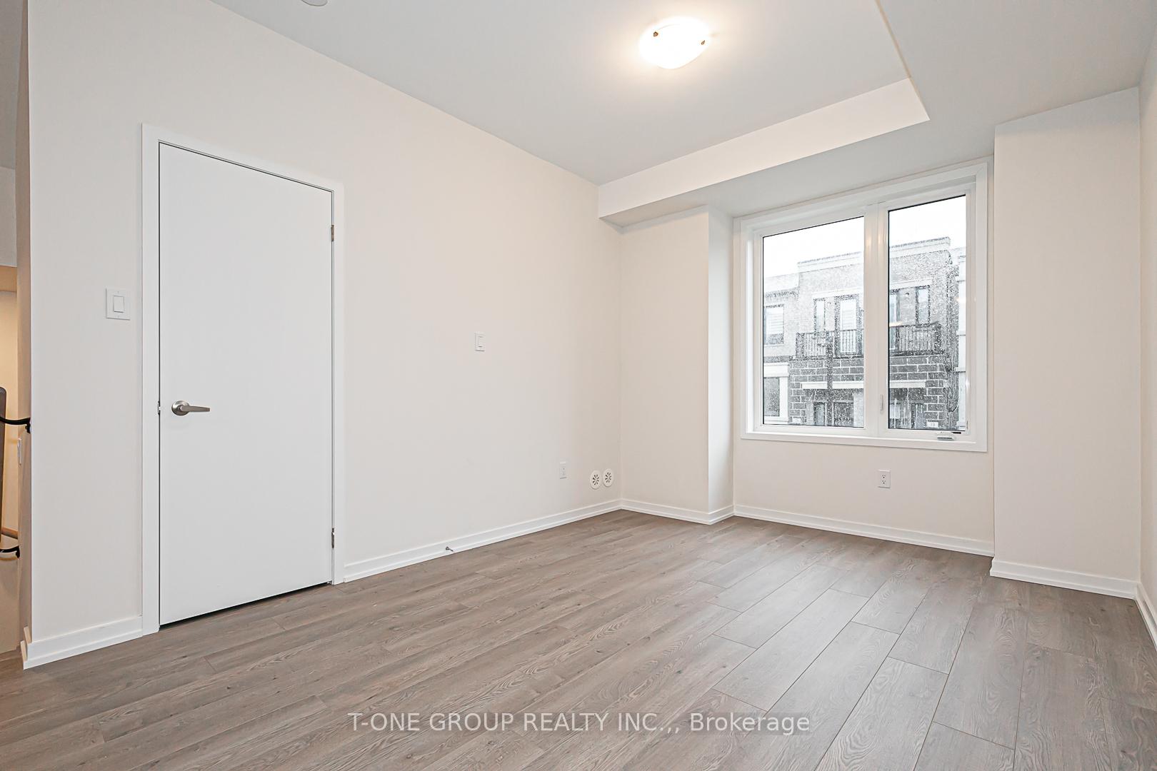 Photo 8 of 34 Origin Way, Vaughan, Patterson — HOMEH