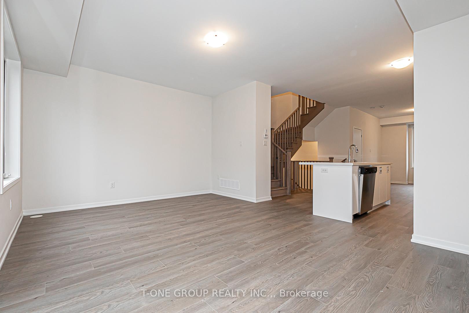 Photo 11 of 34 Origin Way, Vaughan, Patterson — HOMEH