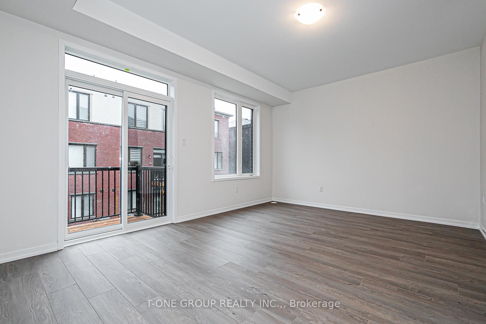 Photo 14 of 34 Origin Way, Vaughan, Patterson — HOMEH