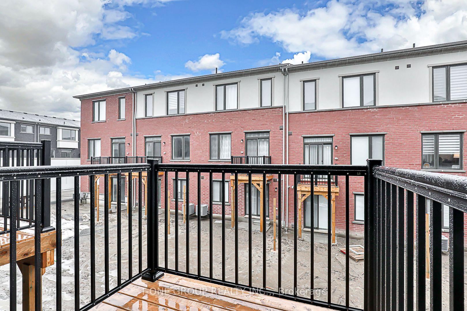 Photo 15 of 34 Origin Way, Vaughan, Patterson — HOMEH