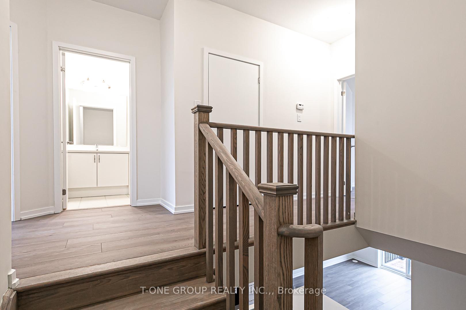 Photo 18 of 34 Origin Way, Vaughan, Patterson — HOMEH