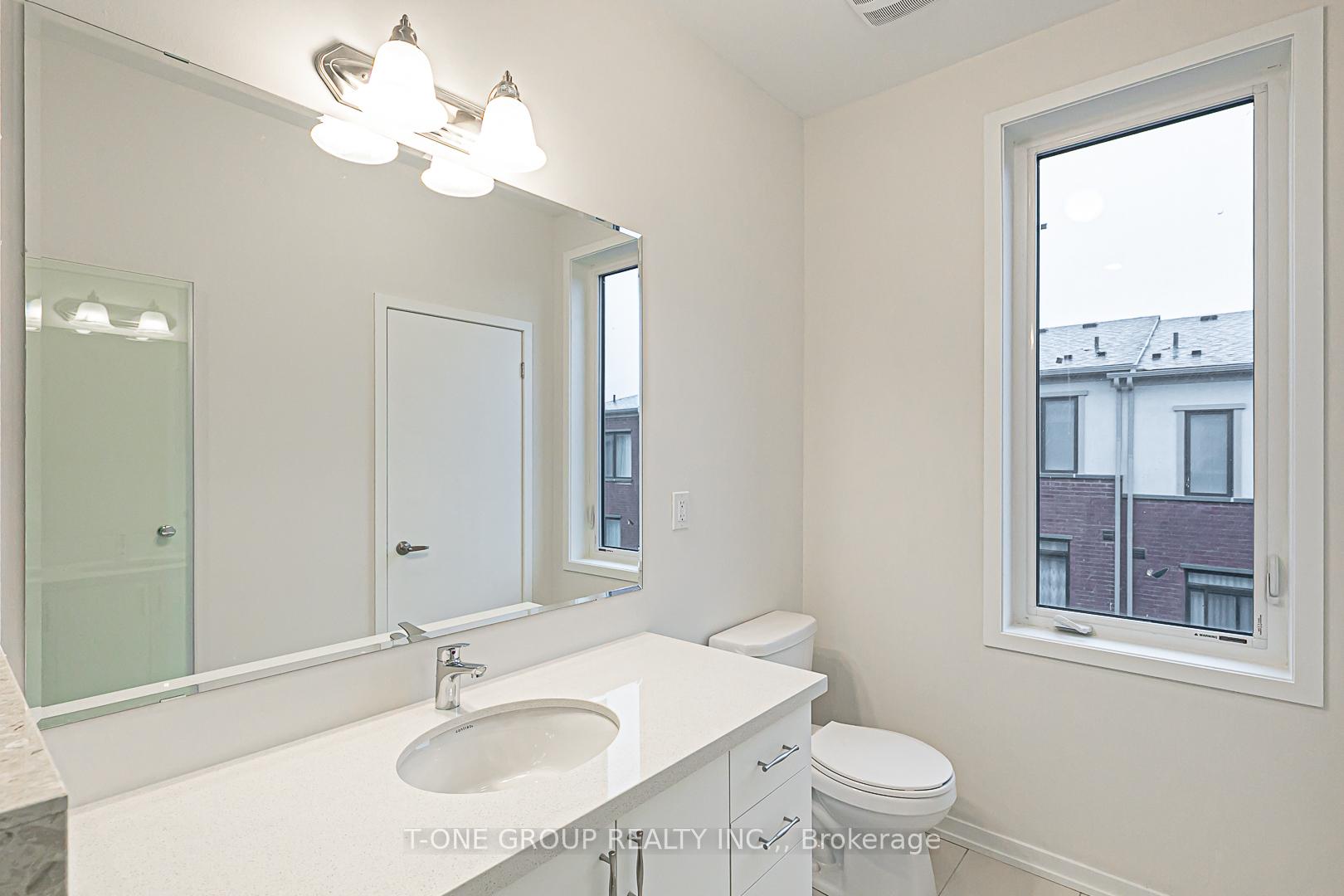 Photo 23 of 34 Origin Way, Vaughan, Patterson — HOMEH