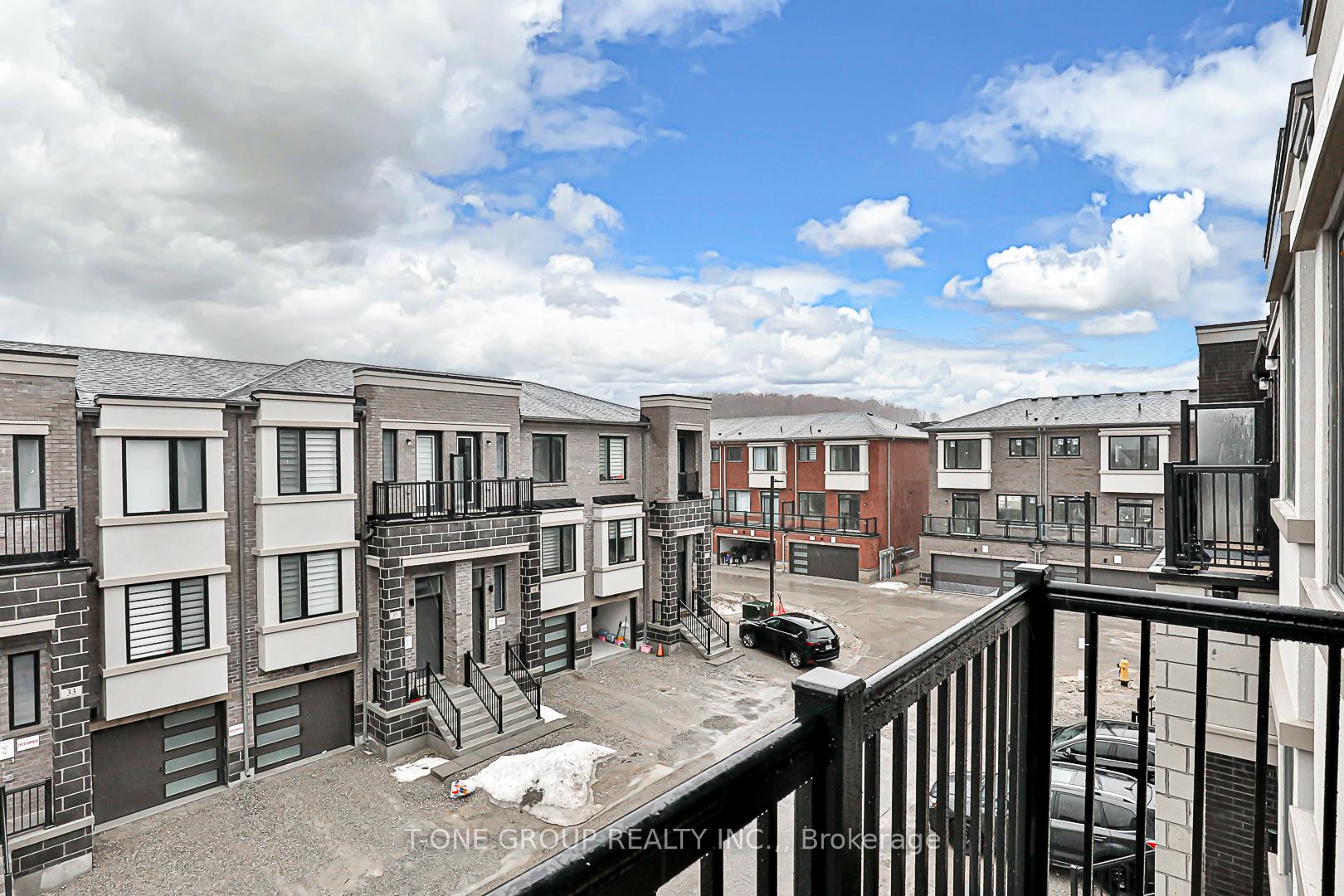 Photo 32 of 34 Origin Way, Vaughan, Patterson — HOMEH
