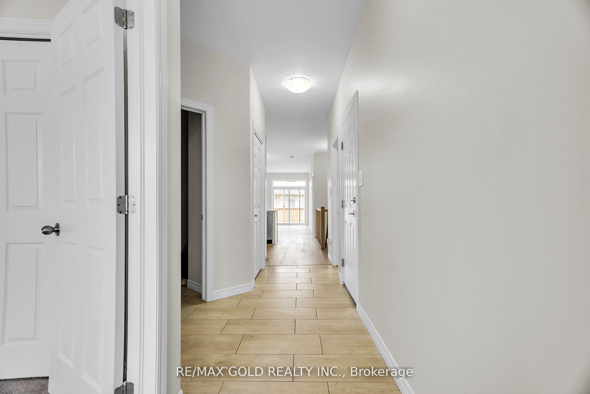 Photo 3 of 92 Athabaska Drive, Belleville, Belleville Ward — HOMEH