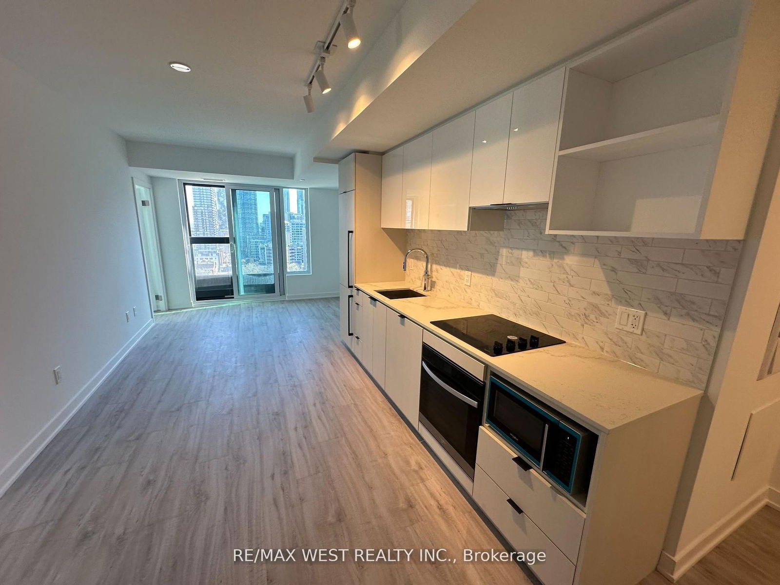 Photo 3 of Unit 2011, 252 Church St, Toronto, Church-Yonge Corridor — HOMEH