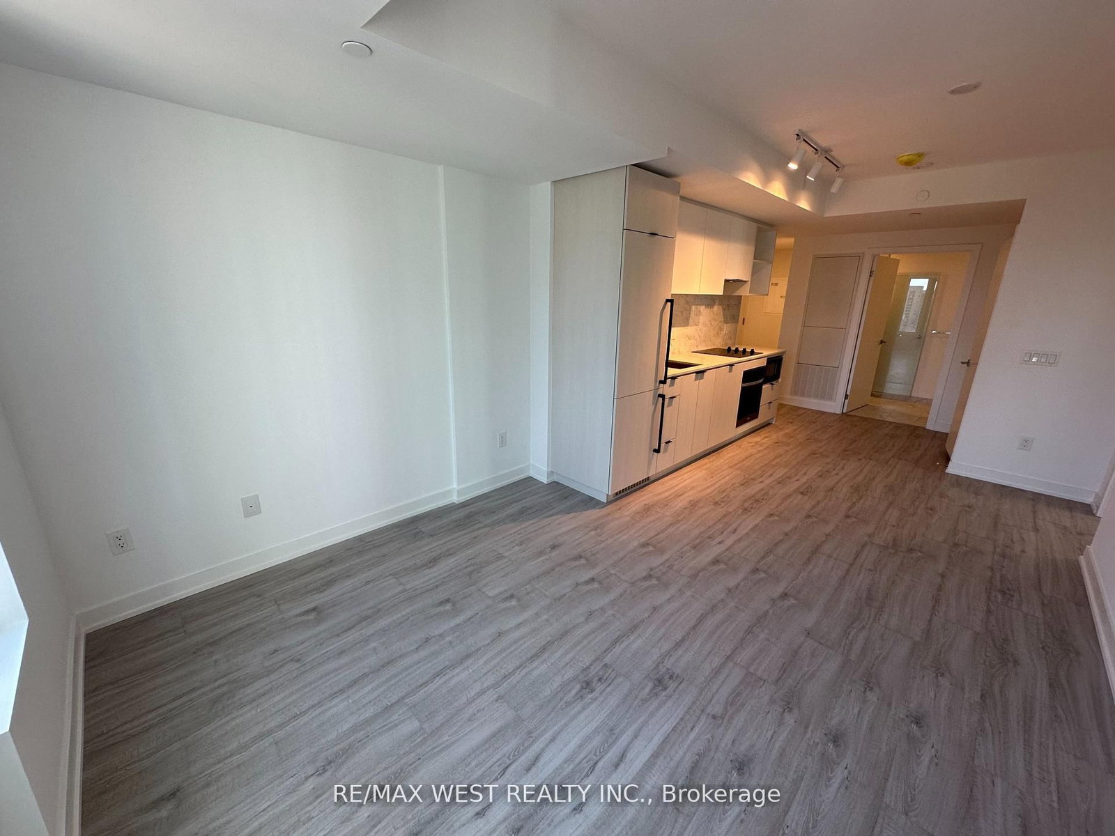Photo 9 of Unit 2011, 252 Church St, Toronto, Church-Yonge Corridor — HOMEH