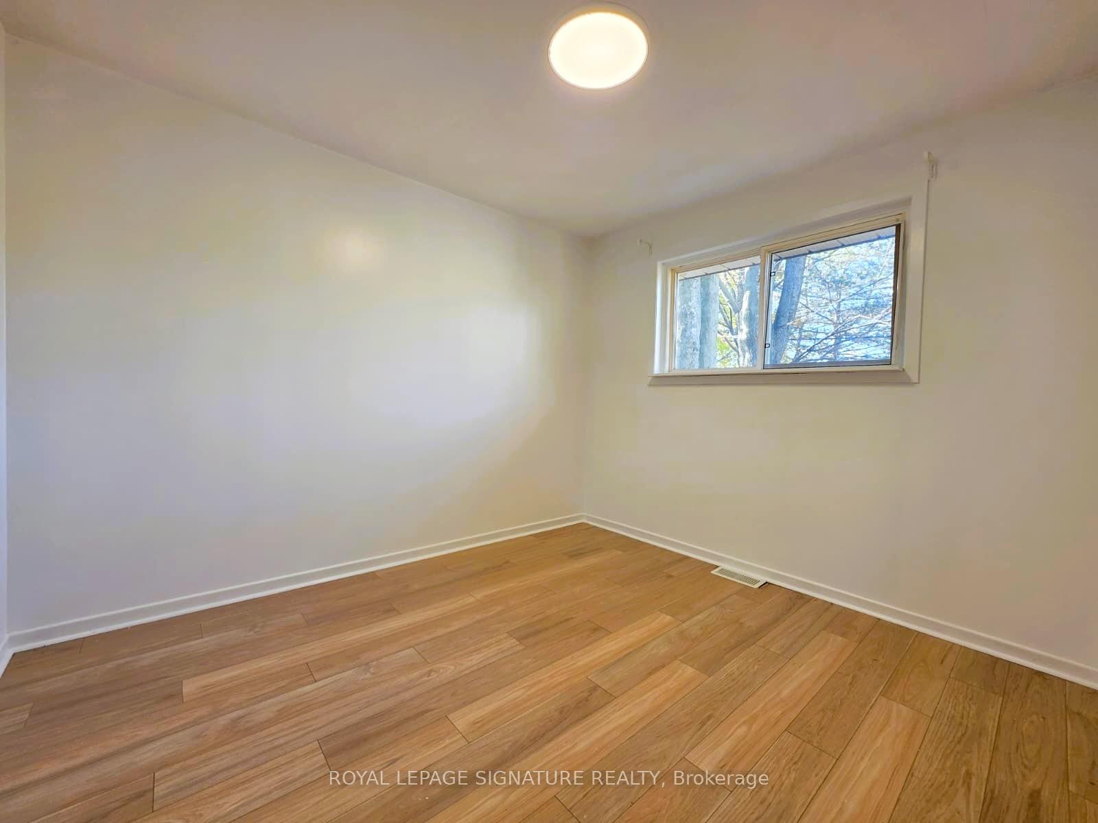 Photo 10 of 57 Foreht Crescent, Aurora, Aurora Heights — HOMEH