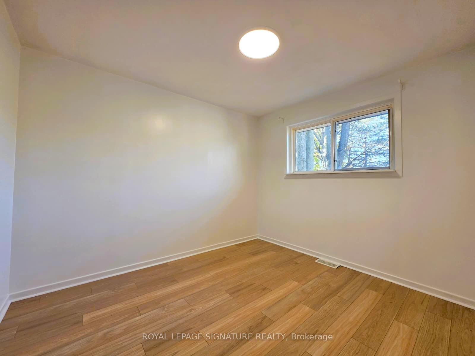 Photo 16 of 57 Foreht Crescent, Aurora, Aurora Heights — HOMEH