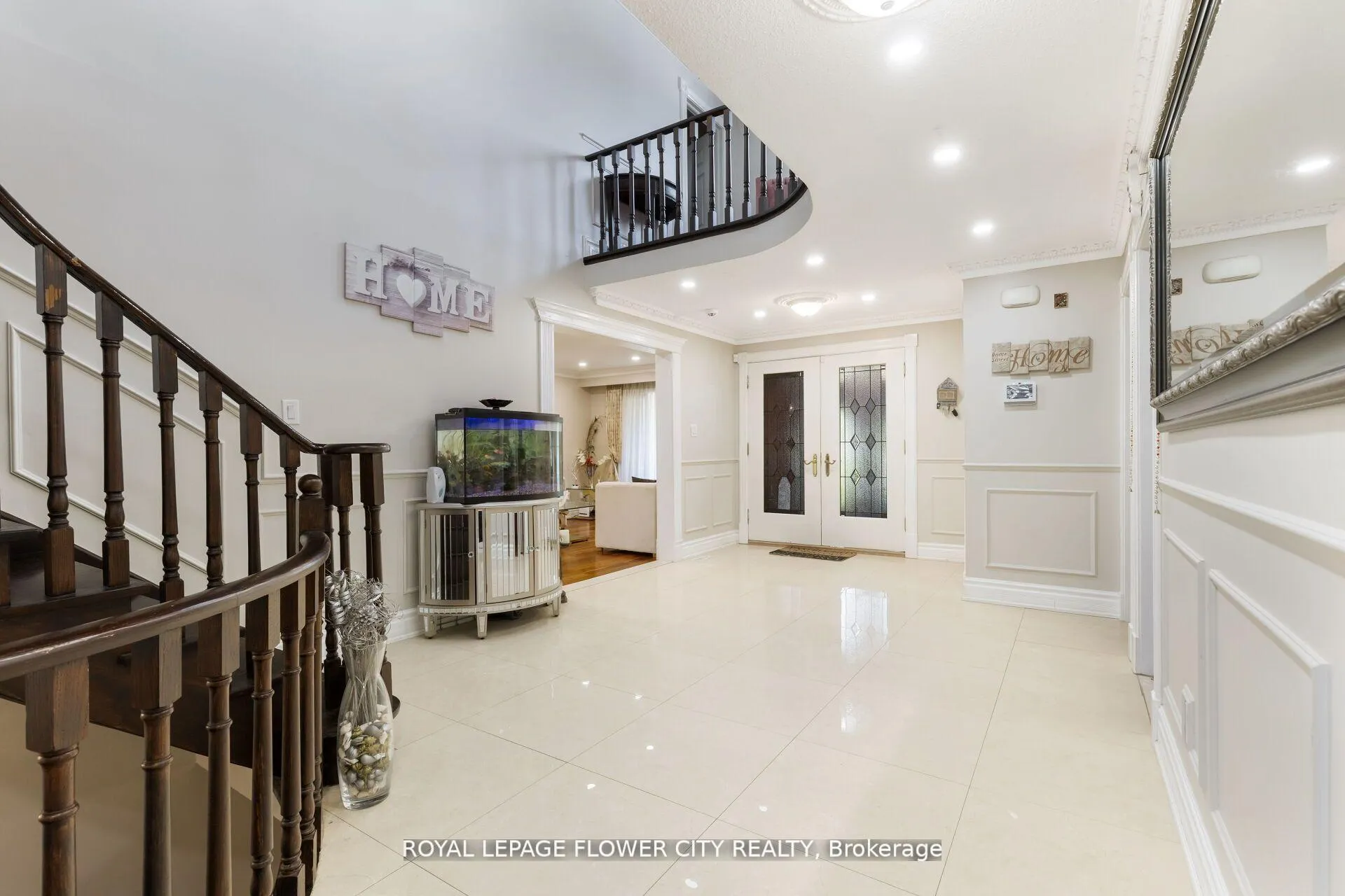 Photo 5 of 15 Thistle Ridge Drive NE, Vaughan, East Woodbridge — HOMEH