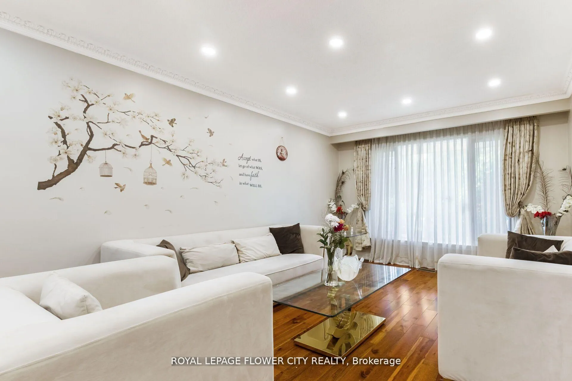 Photo 6 of 15 Thistle Ridge Drive NE, Vaughan, East Woodbridge — HOMEH