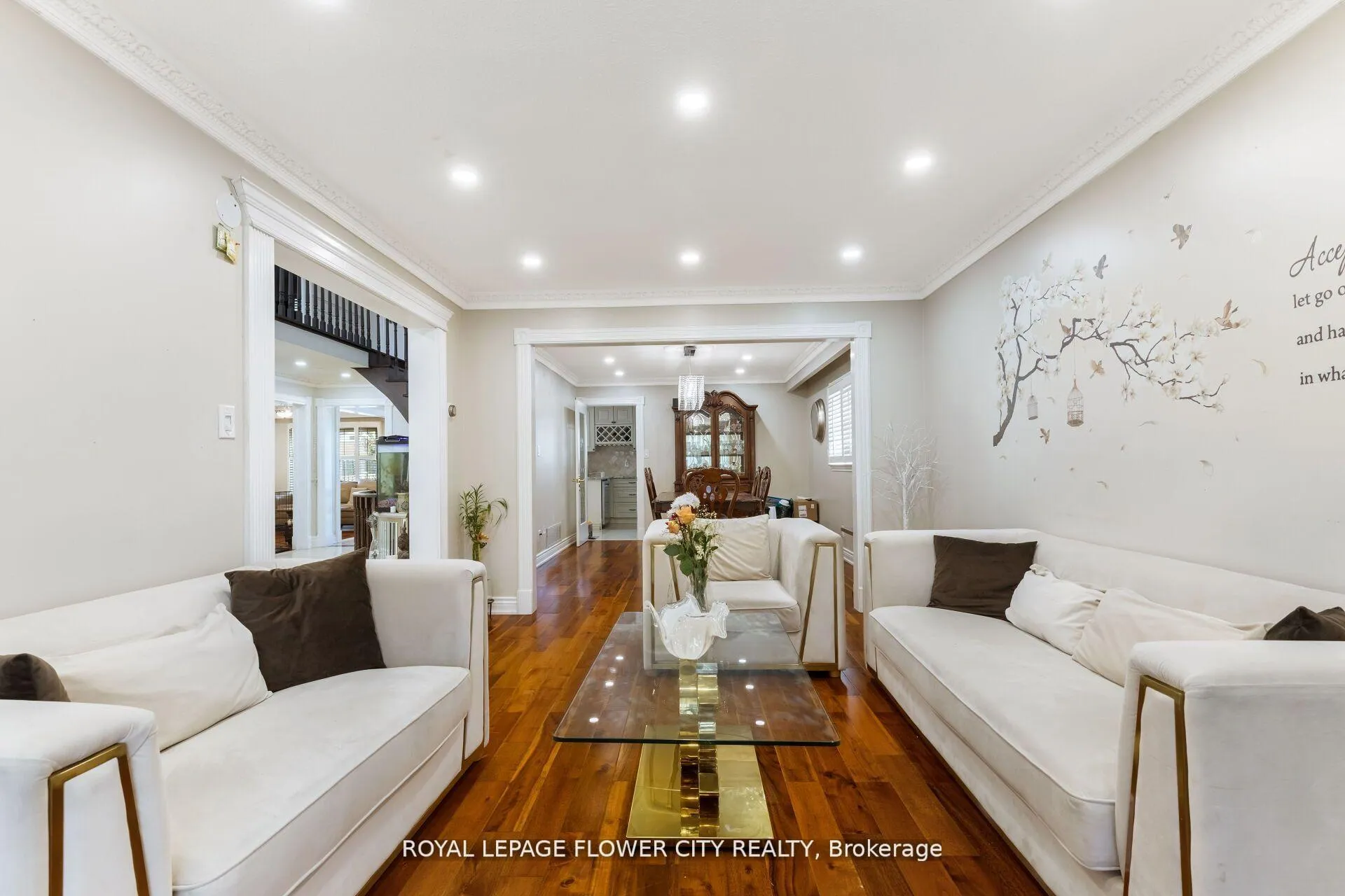 Photo 8 of 15 Thistle Ridge Drive NE, Vaughan, East Woodbridge — HOMEH