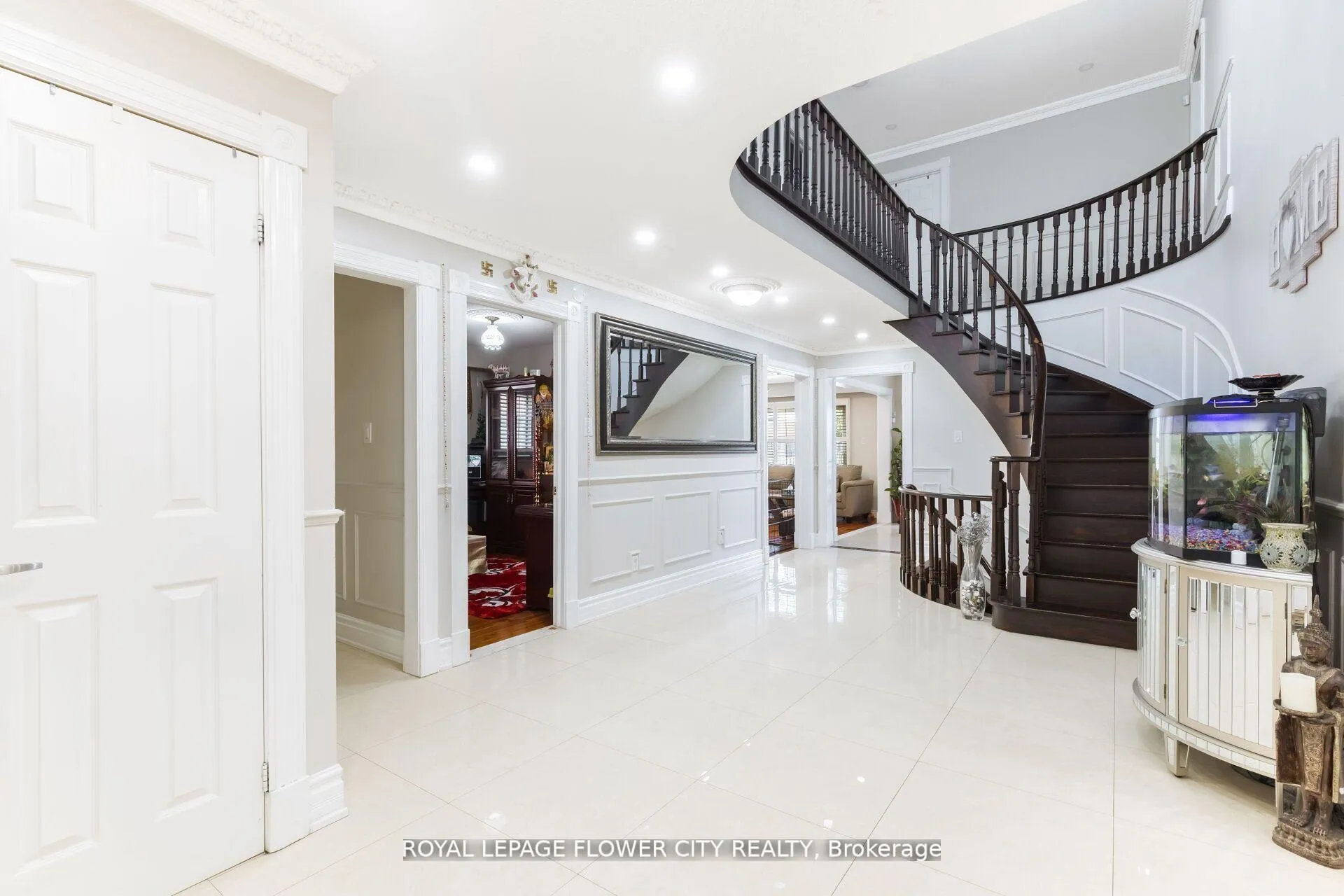 Photo 10 of 15 Thistle Ridge Drive NE, Vaughan, East Woodbridge — HOMEH