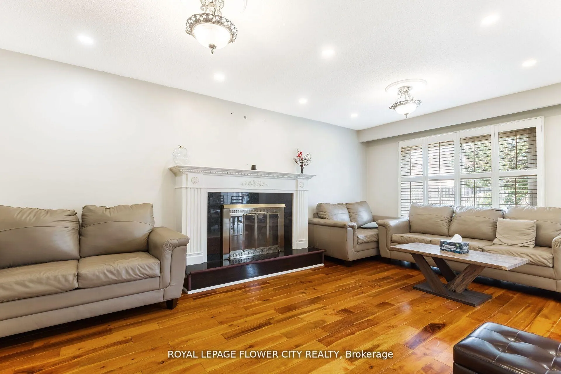 Photo 11 of 15 Thistle Ridge Drive NE, Vaughan, East Woodbridge — HOMEH
