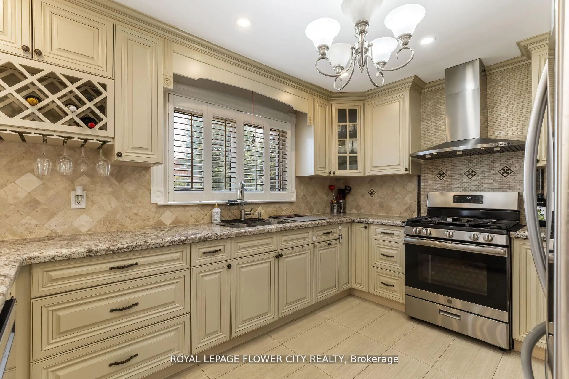Photo 16 of 15 Thistle Ridge Drive NE, Vaughan, East Woodbridge — HOMEH