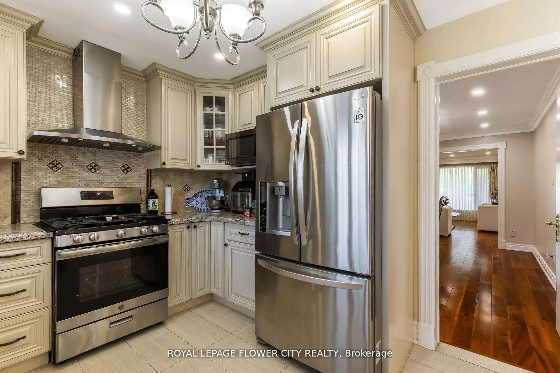 Photo 17 of 15 Thistle Ridge Drive NE, Vaughan, East Woodbridge — HOMEH