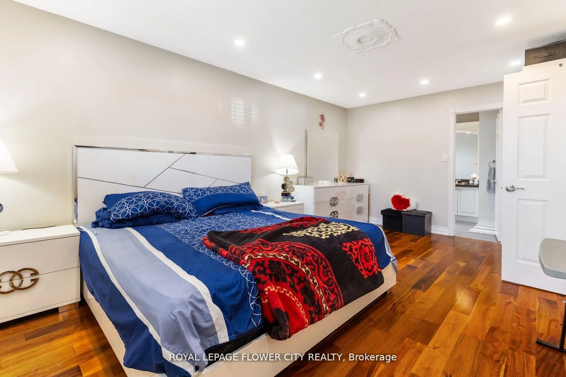 Photo 21 of 15 Thistle Ridge Drive NE, Vaughan, East Woodbridge — HOMEH