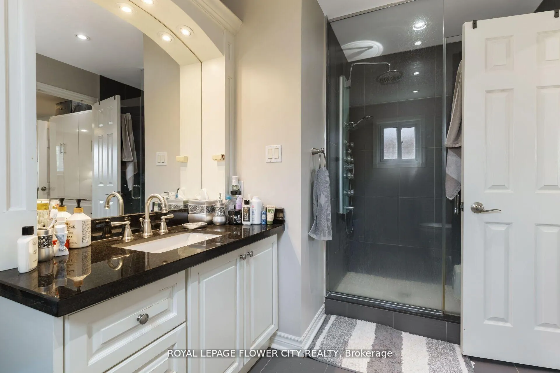 Photo 22 of 15 Thistle Ridge Drive NE, Vaughan, East Woodbridge — HOMEH