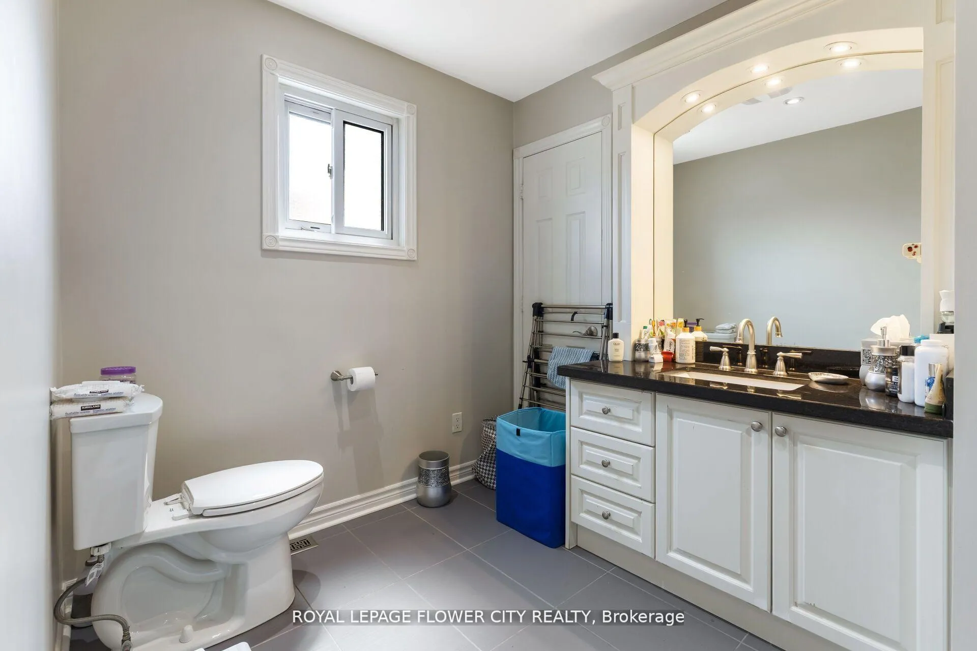 Photo 24 of 15 Thistle Ridge Drive NE, Vaughan, East Woodbridge — HOMEH