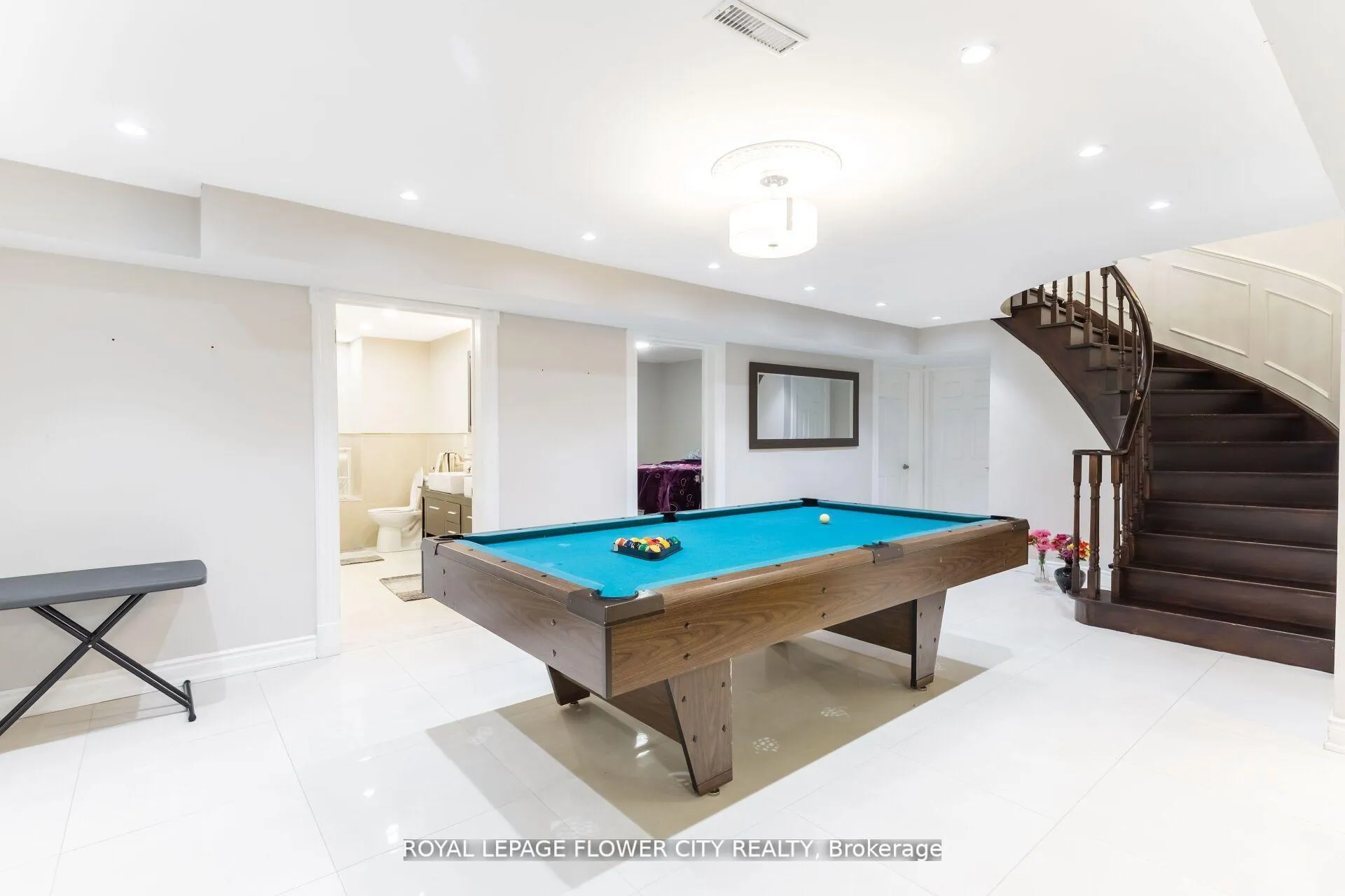 Photo 33 of 15 Thistle Ridge Drive NE, Vaughan, East Woodbridge — HOMEH