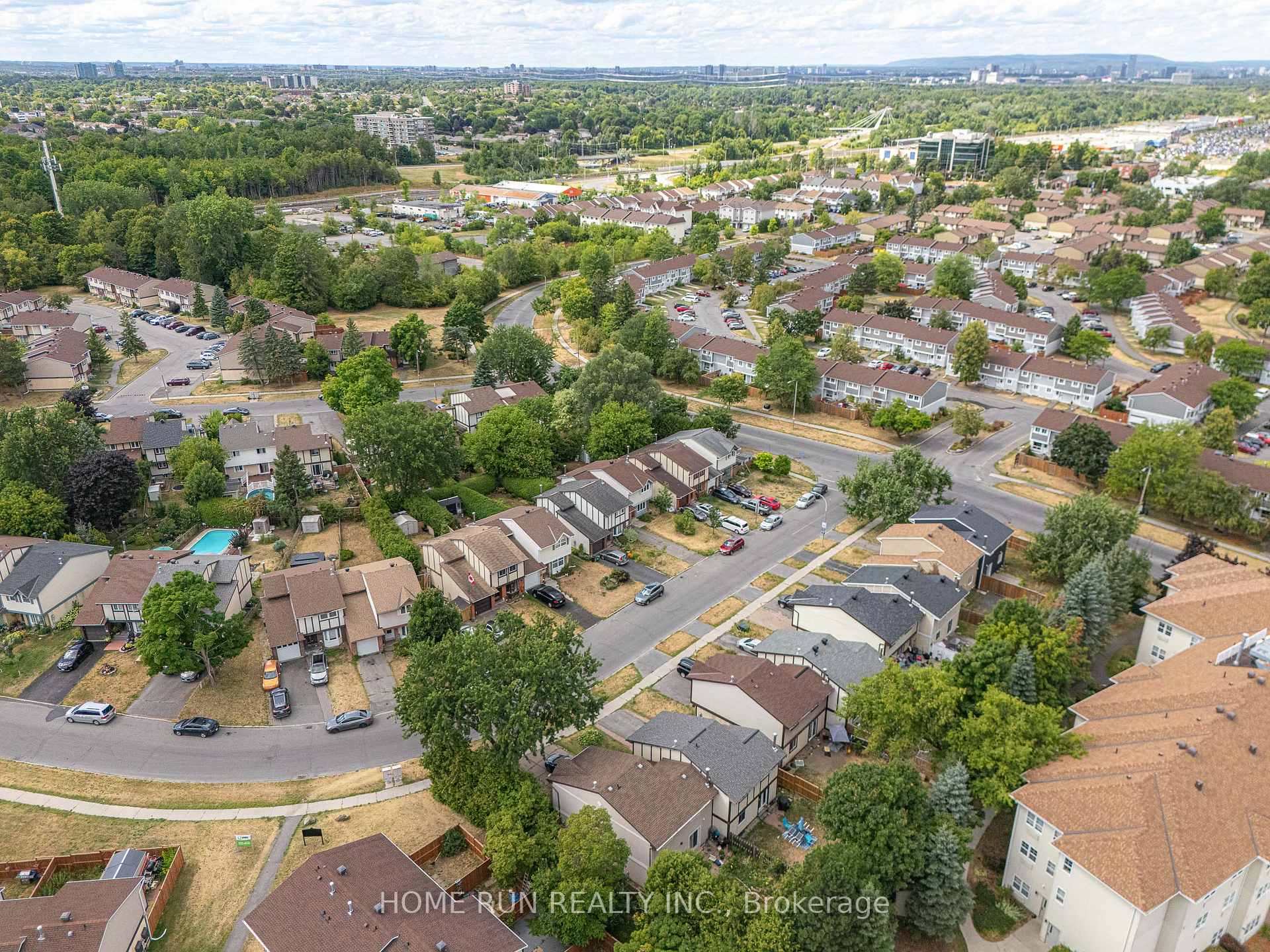 Photo 2 of 2555 Hunters Point Crescent, Ottawa, Emerald Woods/Sawmill Creek — HOMEH