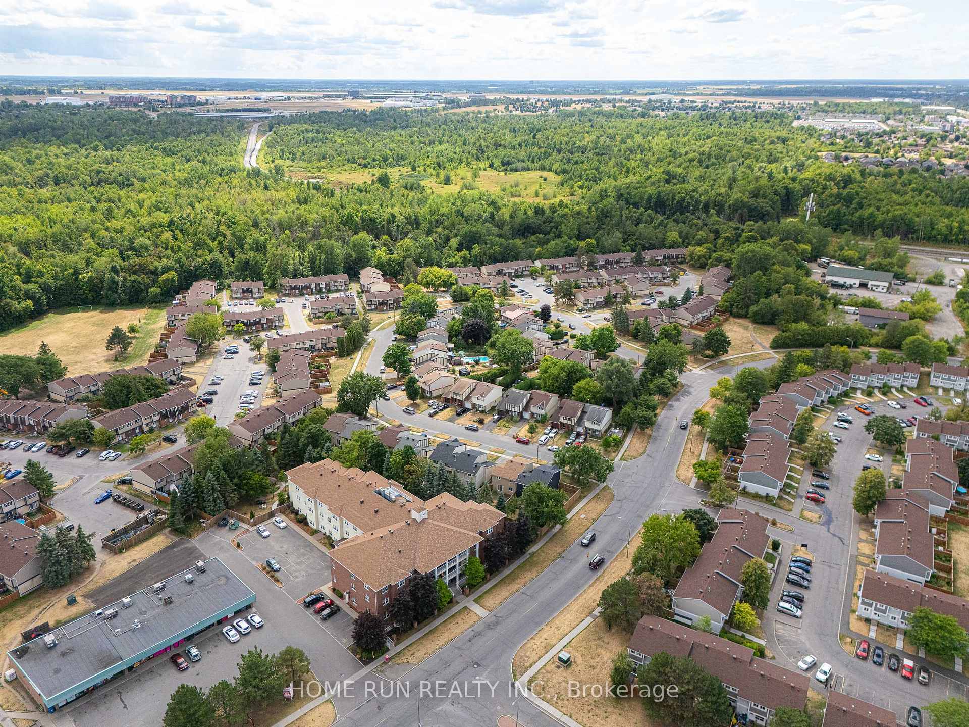 Photo 5 of 2555 Hunters Point Crescent, Ottawa, Emerald Woods/Sawmill Creek — HOMEH