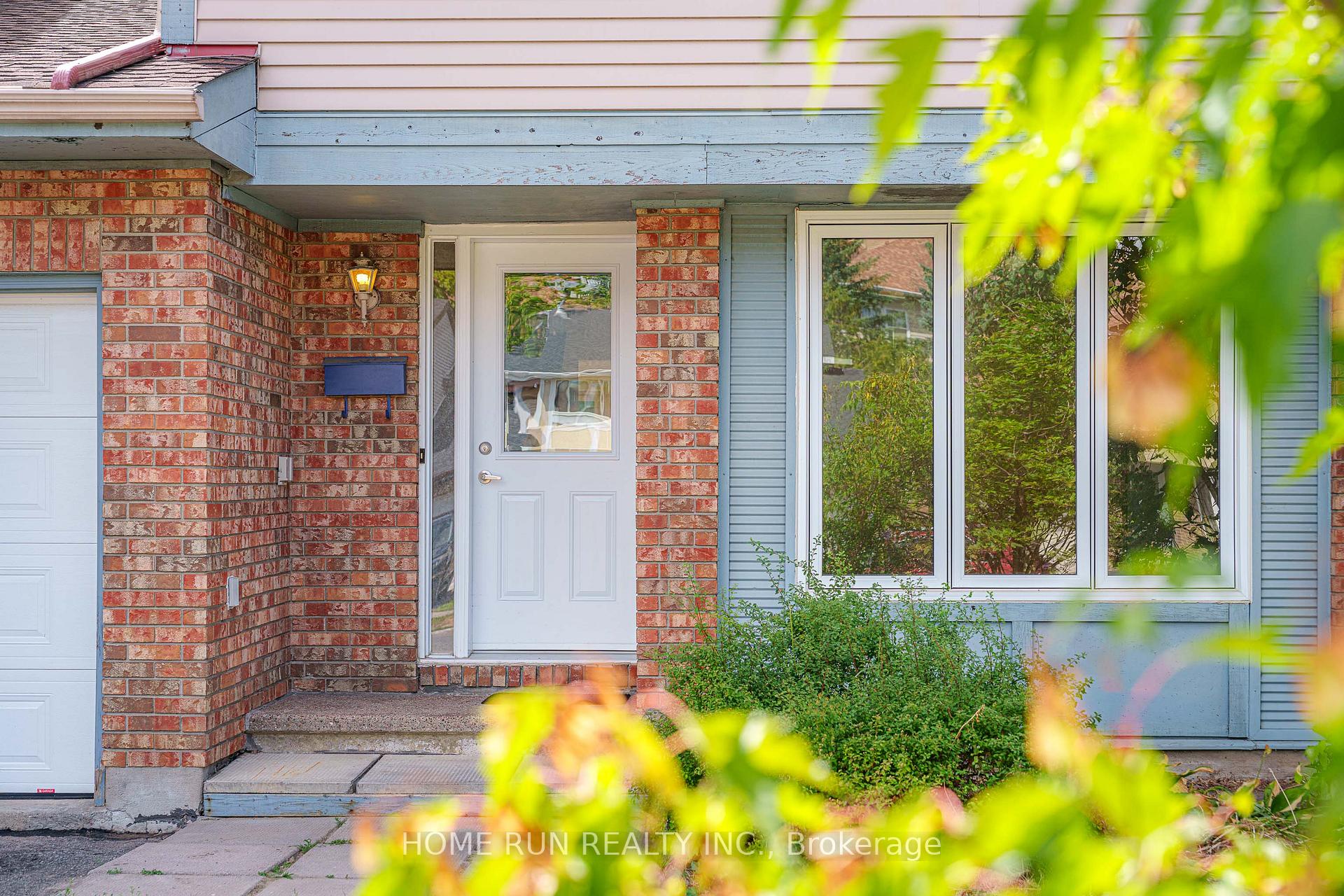 Photo 3 of 2555 Hunters Point Crescent, Ottawa, Emerald Woods/Sawmill Creek — HOMEH