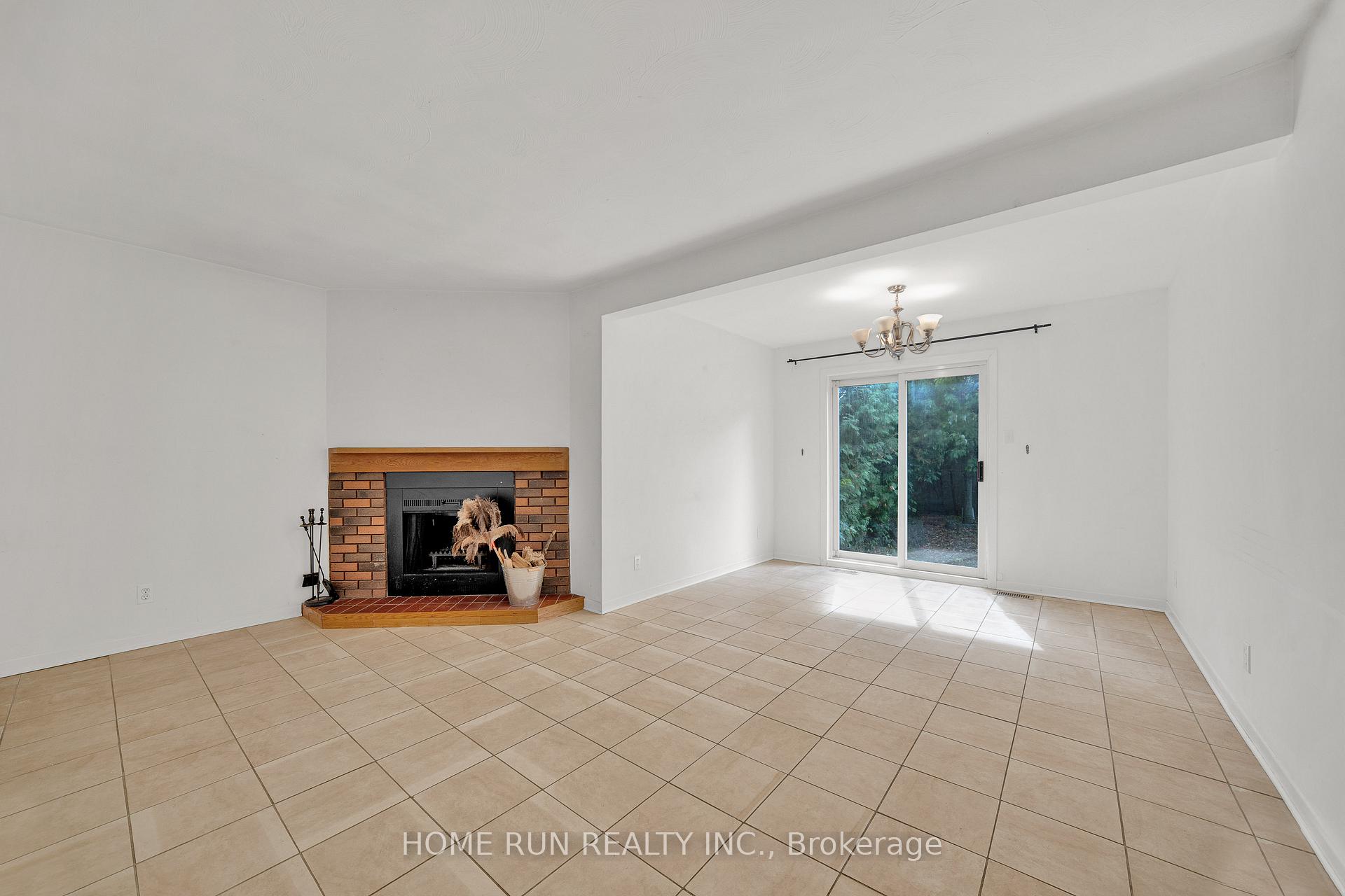 Photo 8 of 2555 Hunters Point Crescent, Ottawa, Emerald Woods/Sawmill Creek — HOMEH