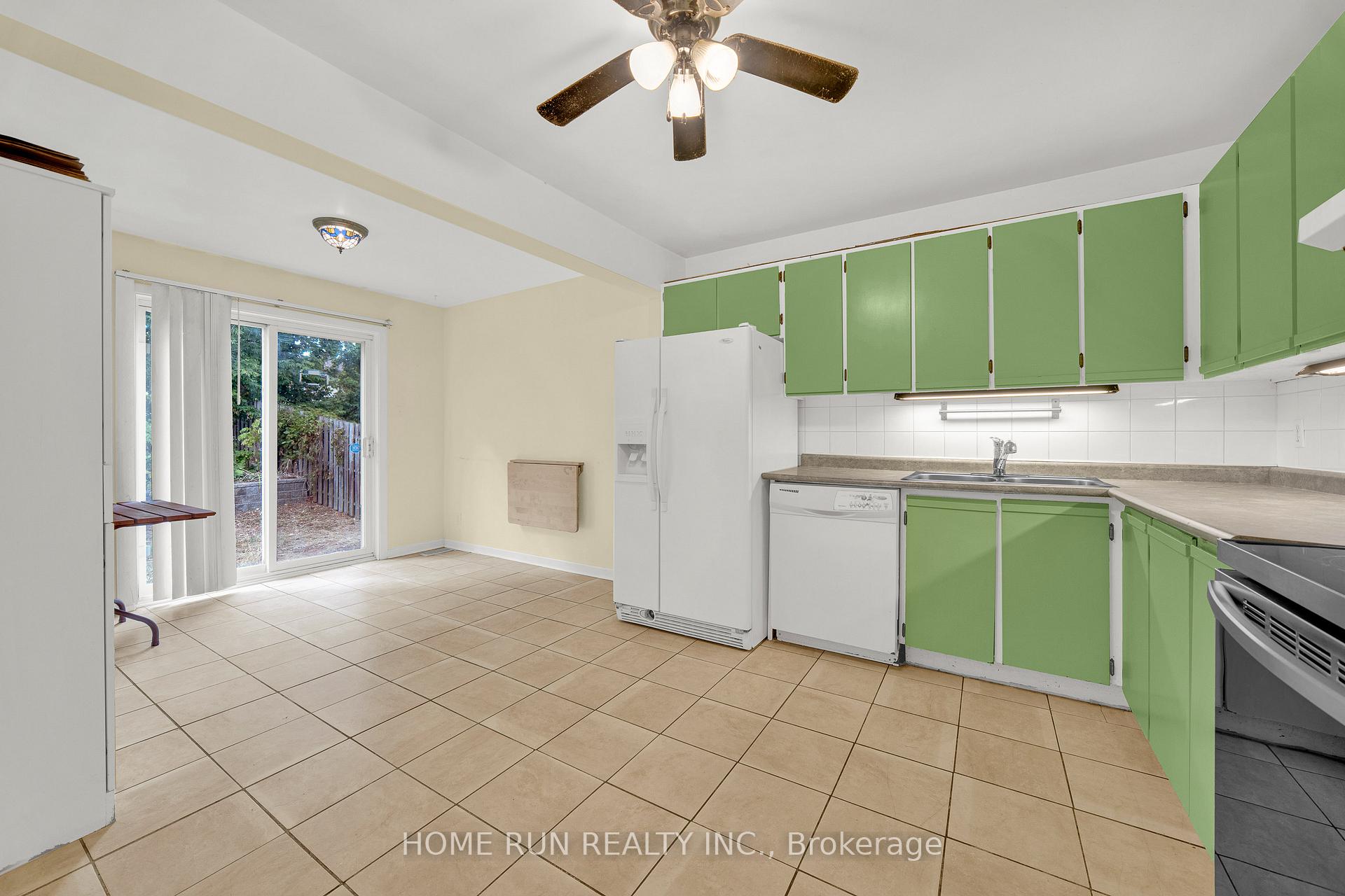 Photo 17 of 2555 Hunters Point Crescent, Ottawa, Emerald Woods/Sawmill Creek — HOMEH