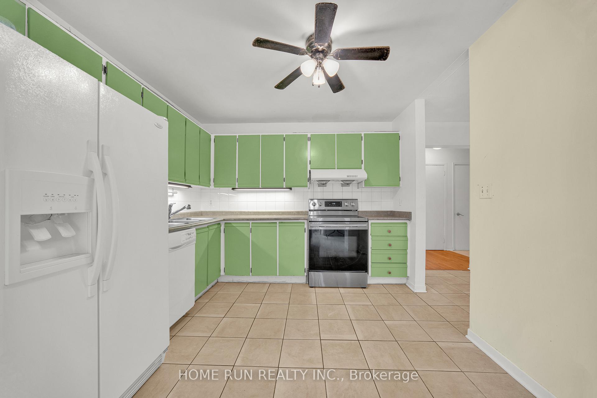 Photo 18 of 2555 Hunters Point Crescent, Ottawa, Emerald Woods/Sawmill Creek — HOMEH