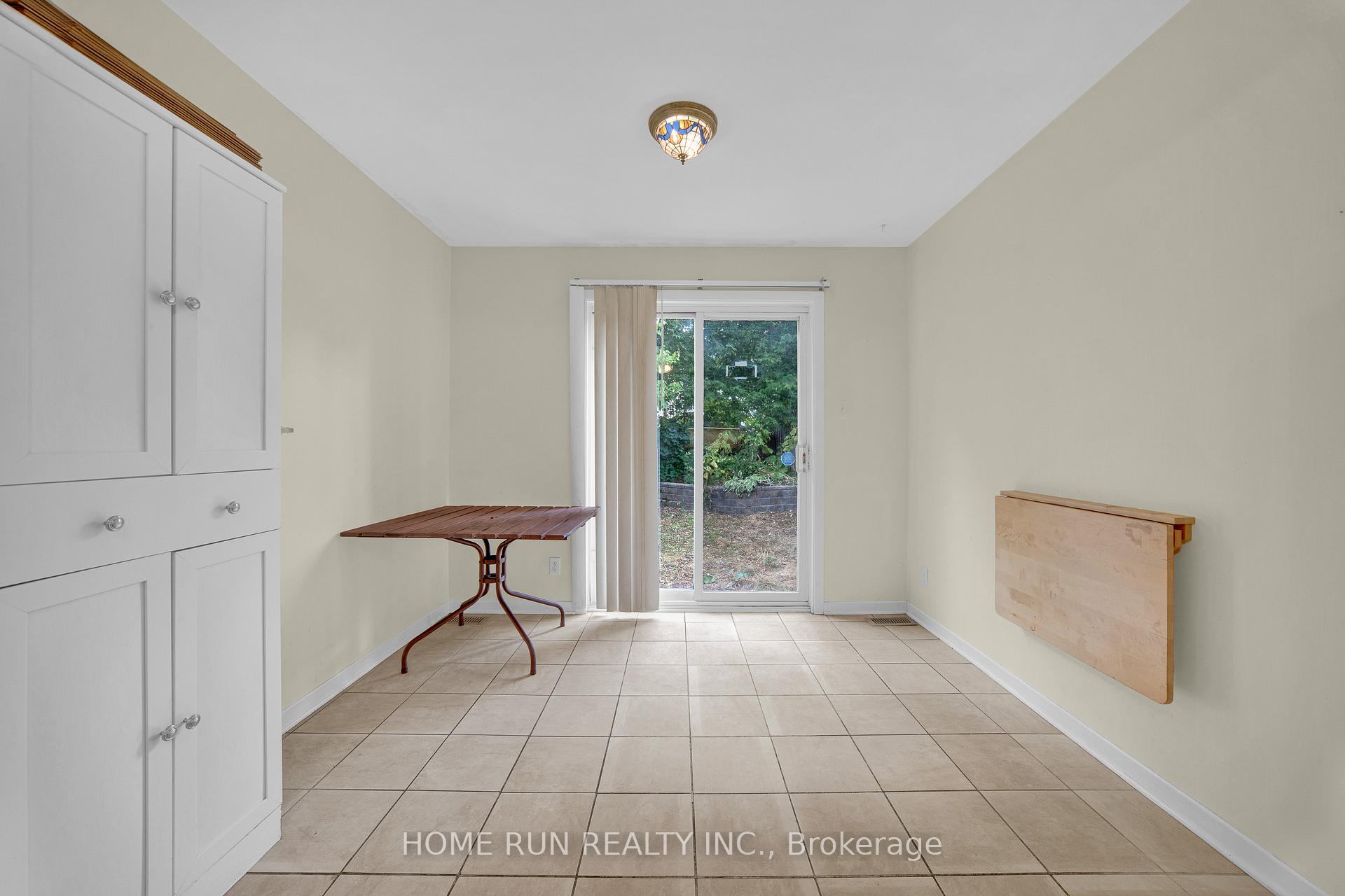Photo 14 of 2555 Hunters Point Crescent, Ottawa, Emerald Woods/Sawmill Creek — HOMEH
