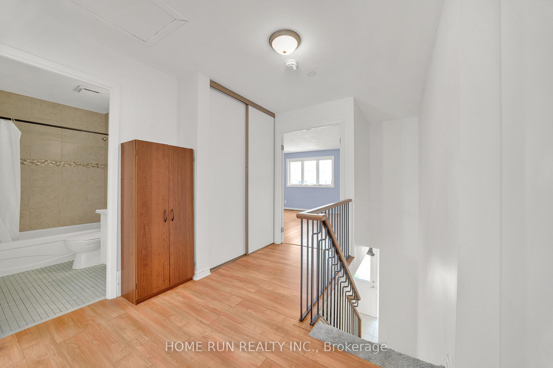 Photo 13 of 2555 Hunters Point Crescent, Ottawa, Emerald Woods/Sawmill Creek — HOMEH