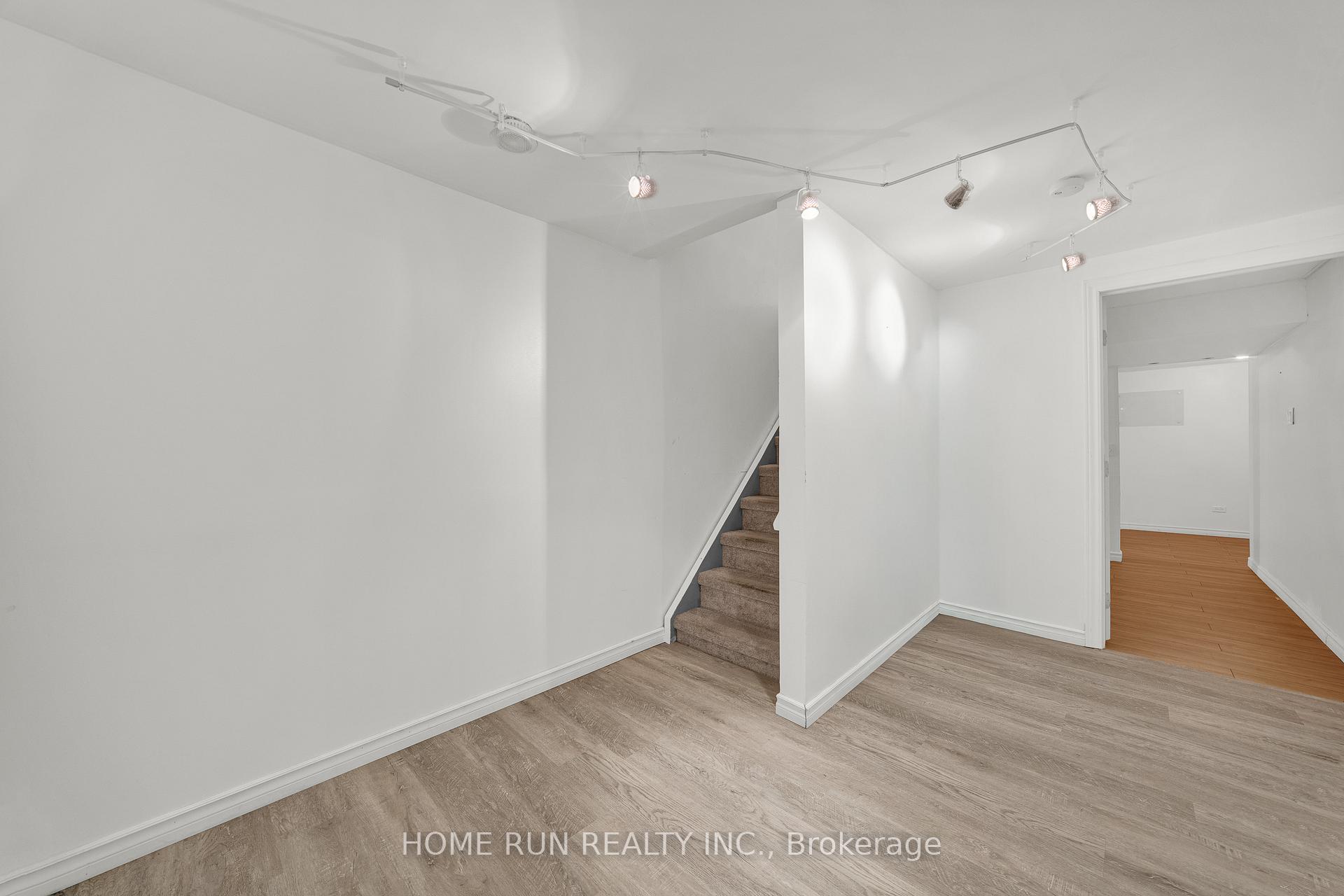 Photo 20 of 2555 Hunters Point Crescent, Ottawa, Emerald Woods/Sawmill Creek — HOMEH