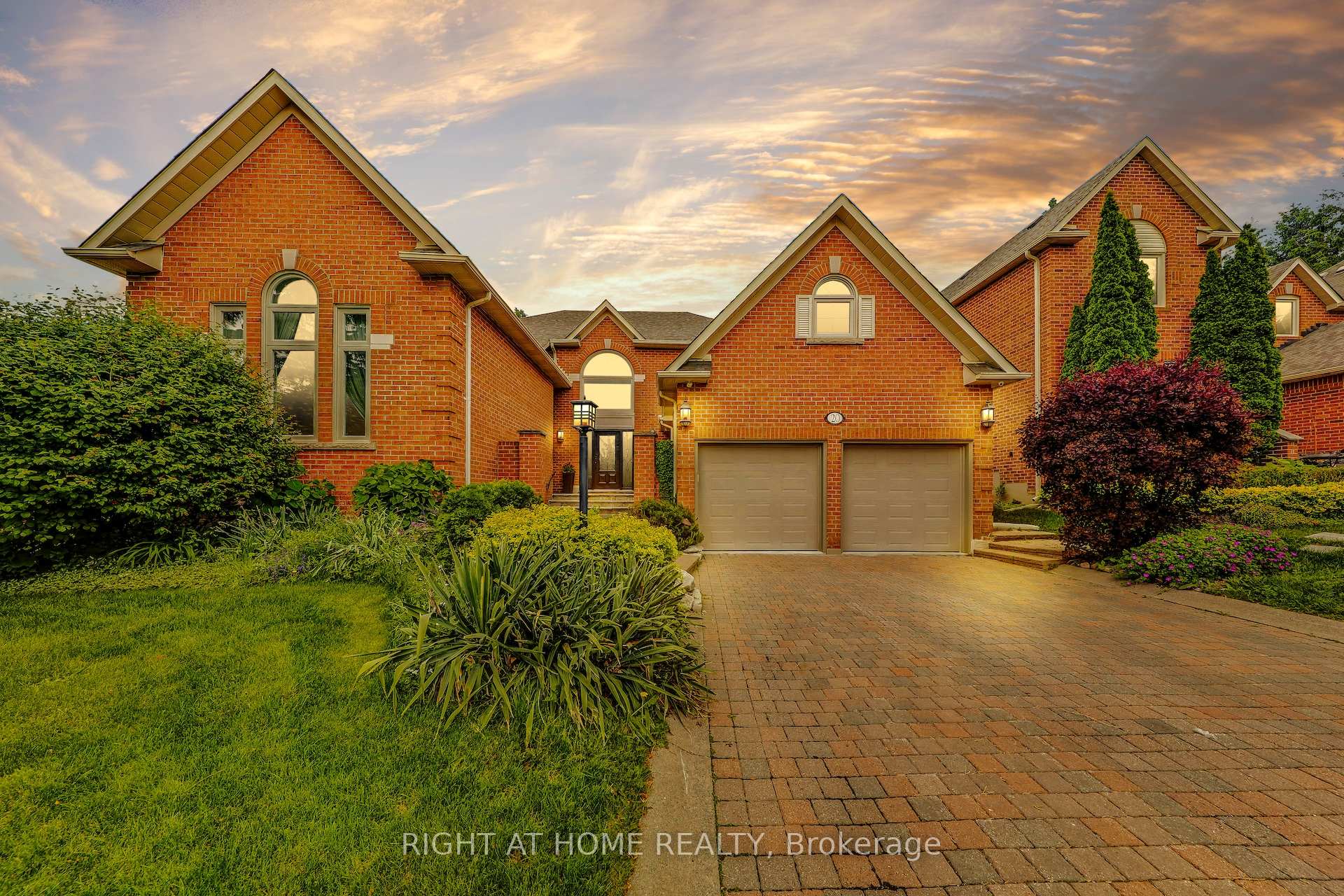 Photo 1 of 20 Woburn Drive, Vaughan, Islington Woods — HOMEH