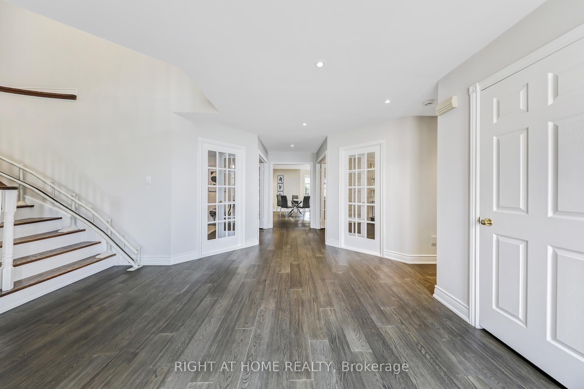 Photo 6 of 20 Woburn Drive, Vaughan, Islington Woods — HOMEH