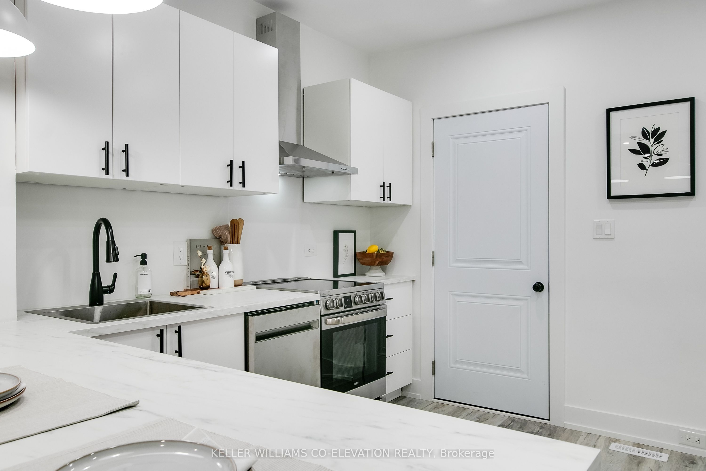 Photo 53 of 1006 Mount Pleasant Road, Toronto, Mount Pleasant West — HOMEH
