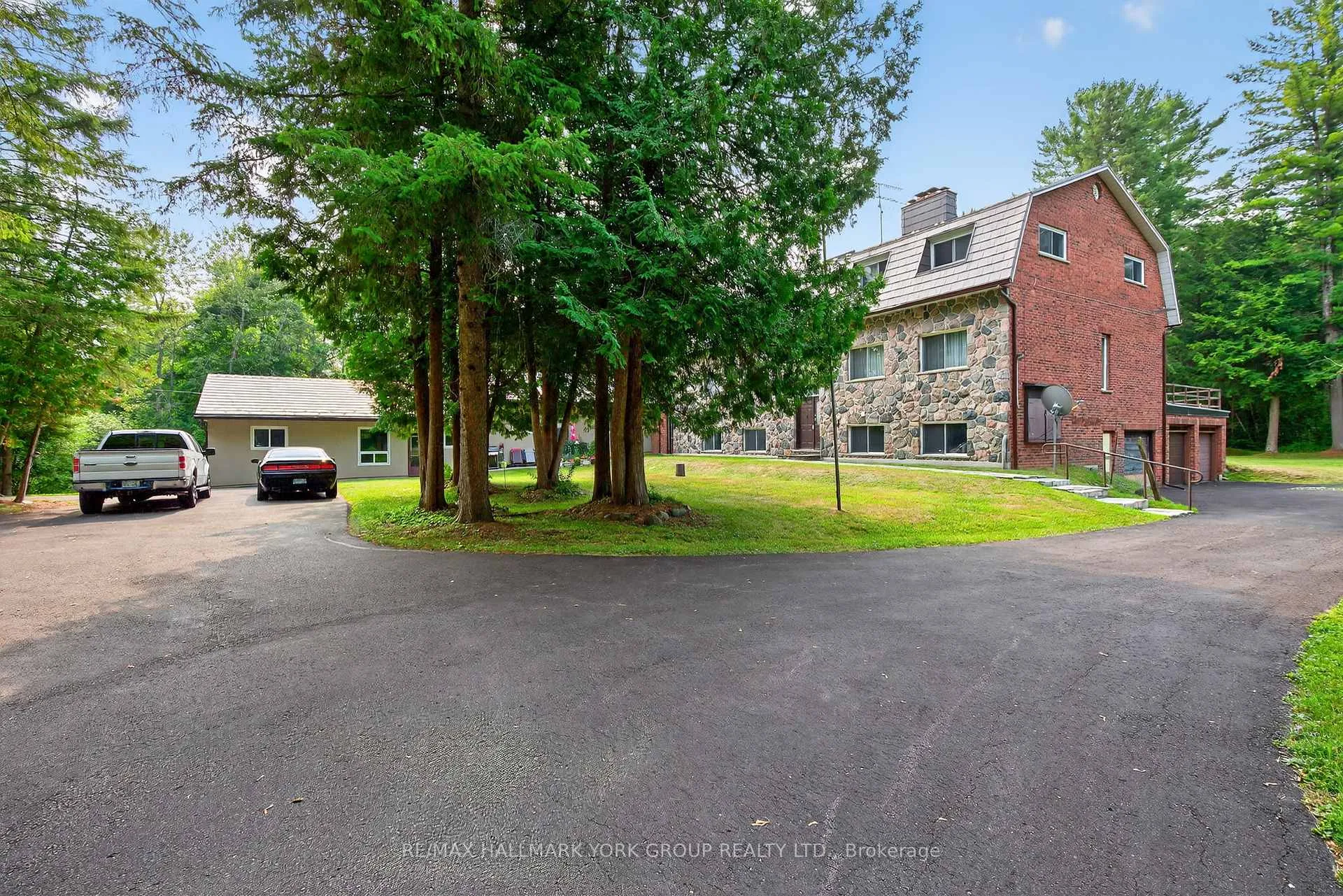 Photo 2 of 245 Davis Drive, Uxbridge, Rural Uxbridge — HOMEH
