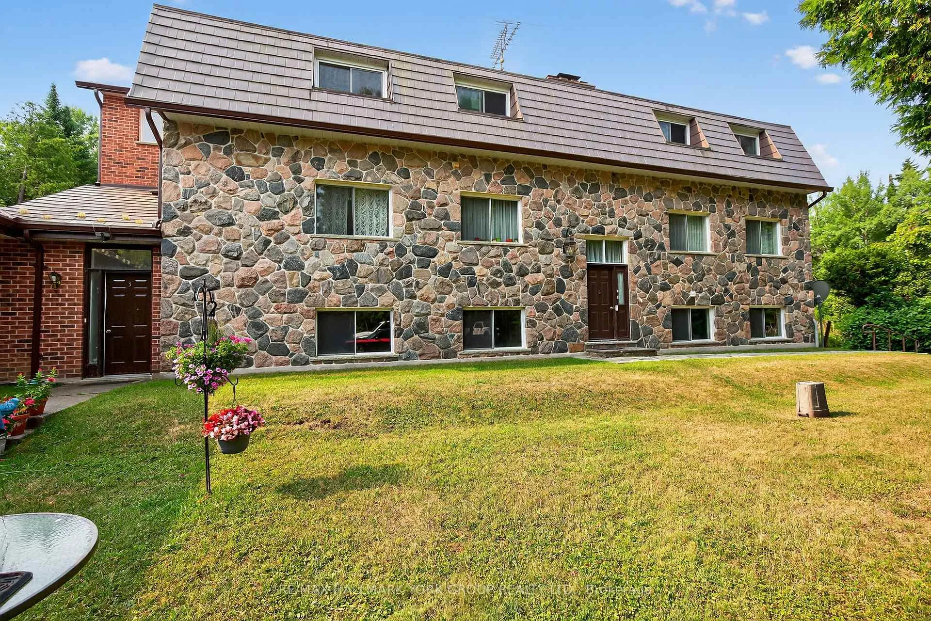 Photo of 245 Davis Drive