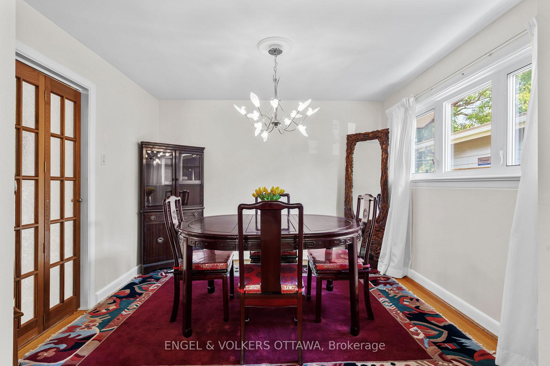 Photo 4 of 337 Mountbatten Avenue, Ottawa, Alta Vista/Faircrest Heights — HOMEH