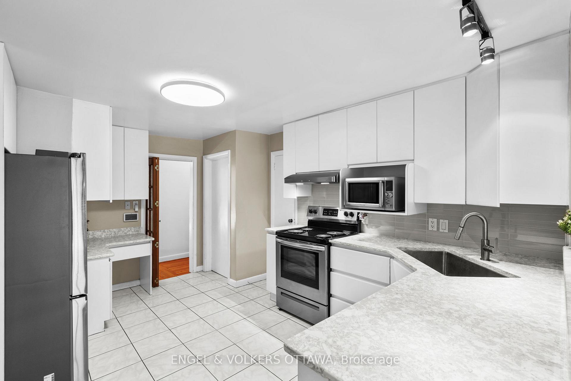 Photo 9 of 337 Mountbatten Avenue, Ottawa, Alta Vista/Faircrest Heights — HOMEH