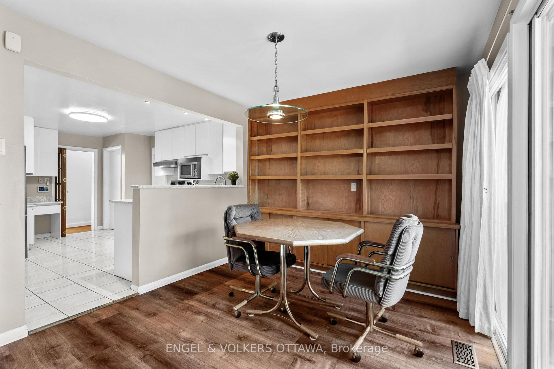 Photo 12 of 337 Mountbatten Avenue, Ottawa, Alta Vista/Faircrest Heights — HOMEH