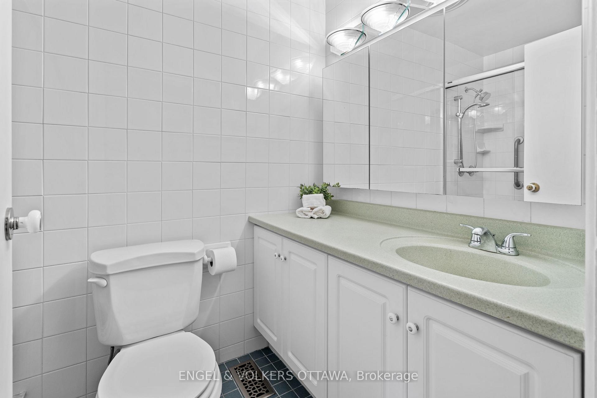 Photo 15 of 337 Mountbatten Avenue, Ottawa, Alta Vista/Faircrest Heights — HOMEH