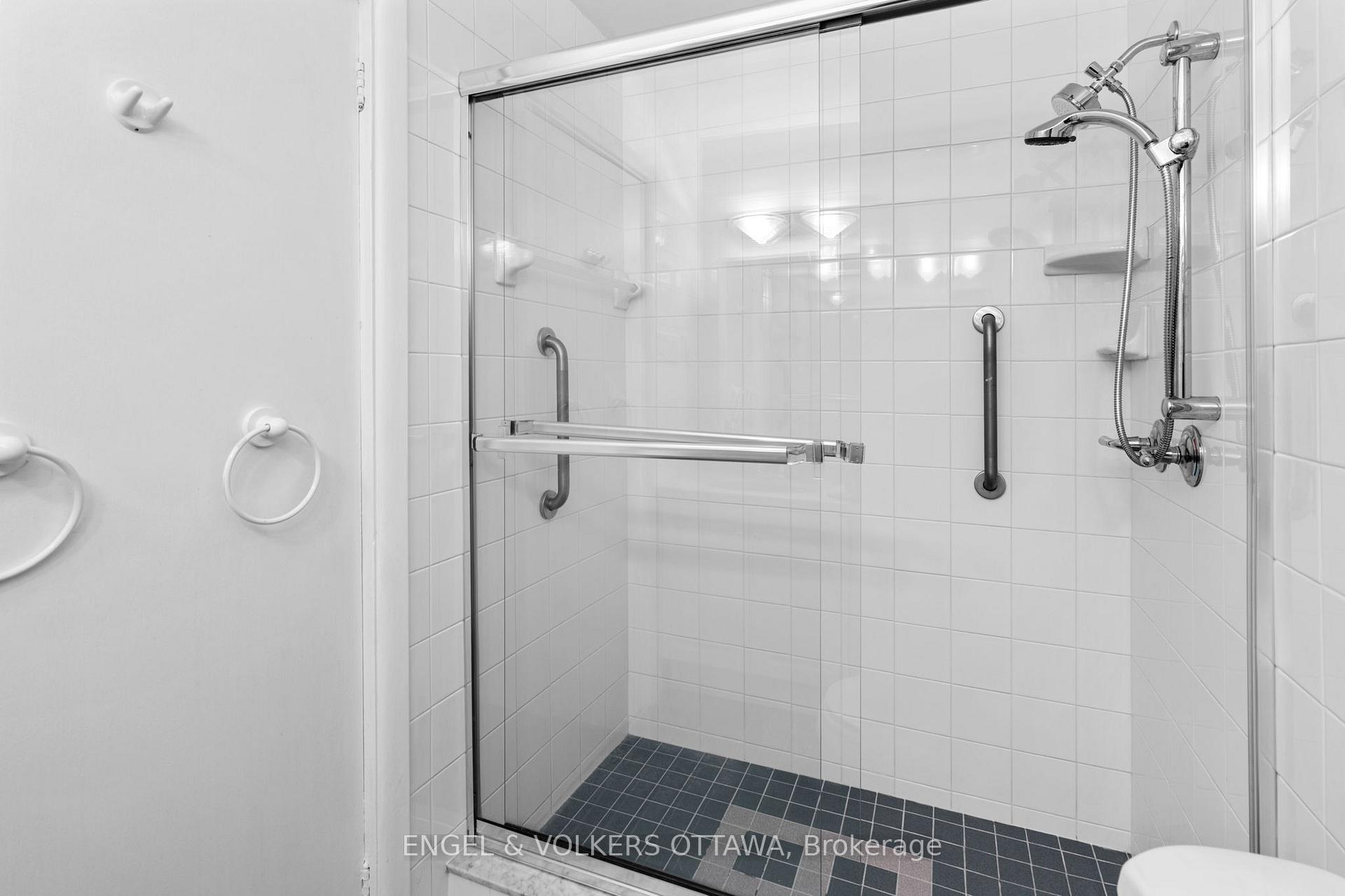 Photo 16 of 337 Mountbatten Avenue, Ottawa, Alta Vista/Faircrest Heights — HOMEH