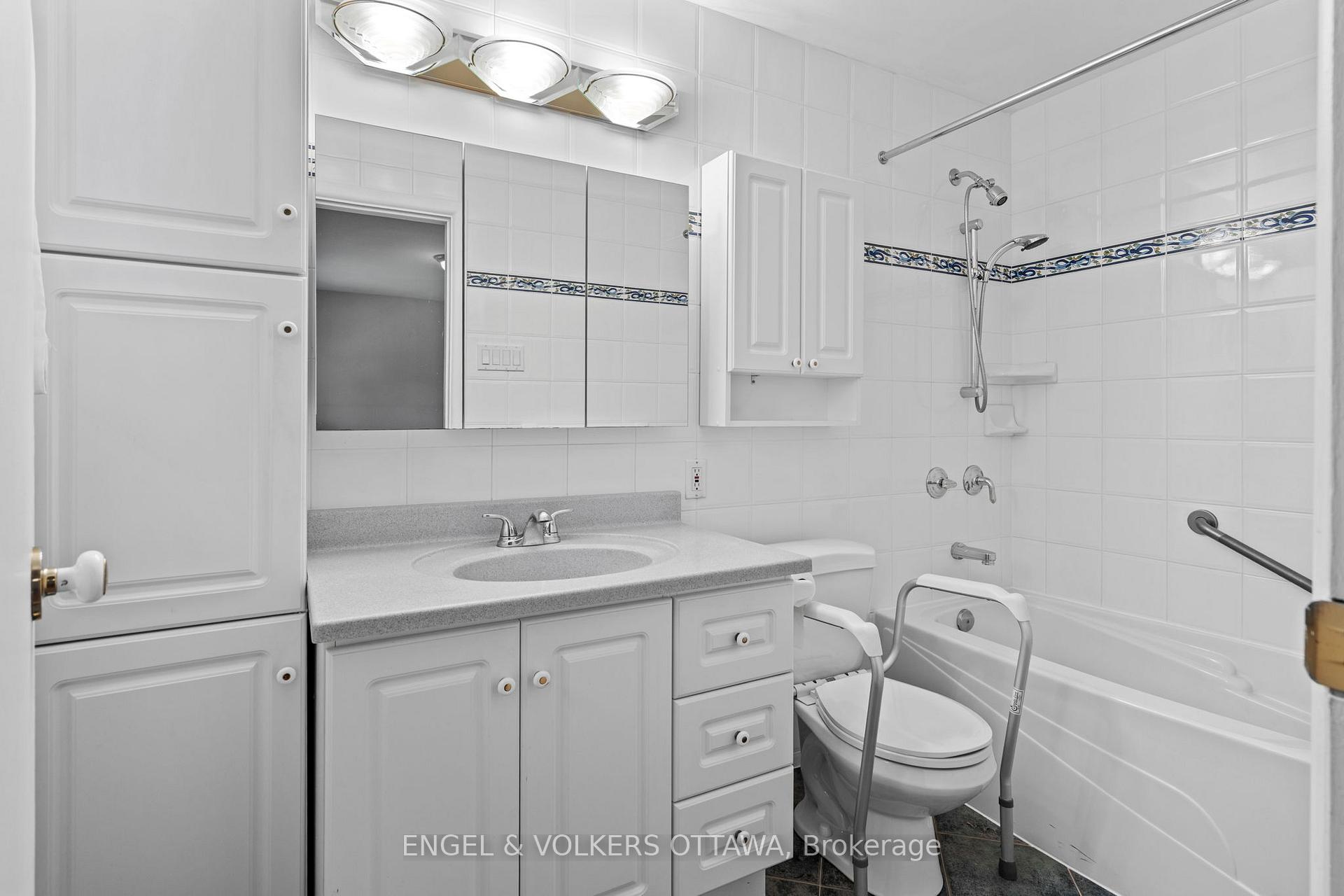 Photo 18 of 337 Mountbatten Avenue, Ottawa, Alta Vista/Faircrest Heights — HOMEH