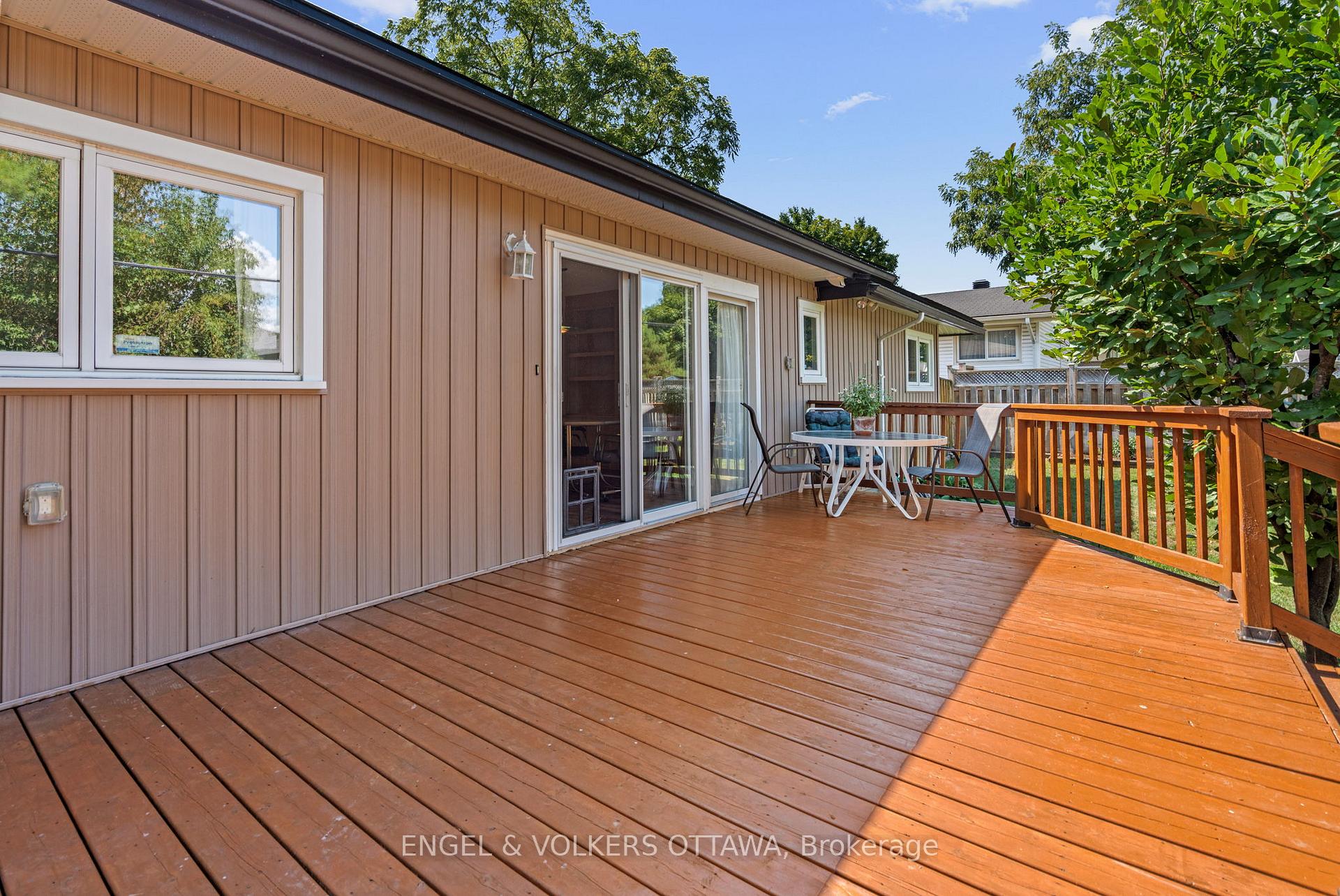 Photo 23 of 337 Mountbatten Avenue, Ottawa, Alta Vista/Faircrest Heights — HOMEH