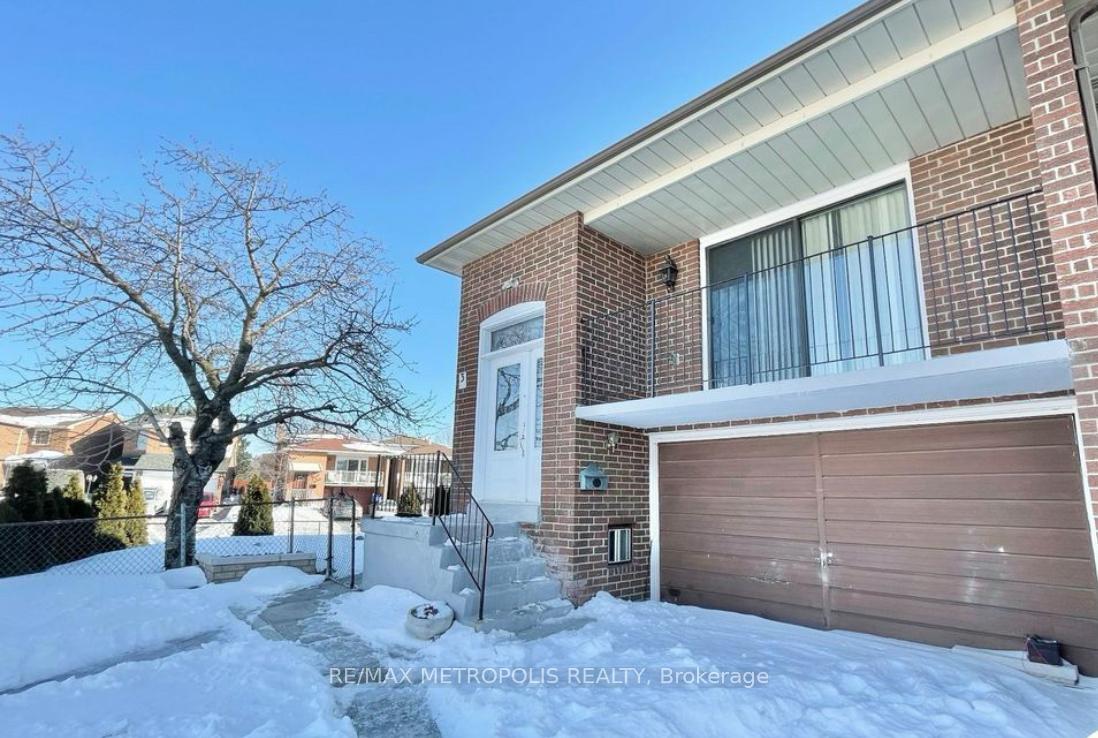 Front of 3 Prairie Dunes Place