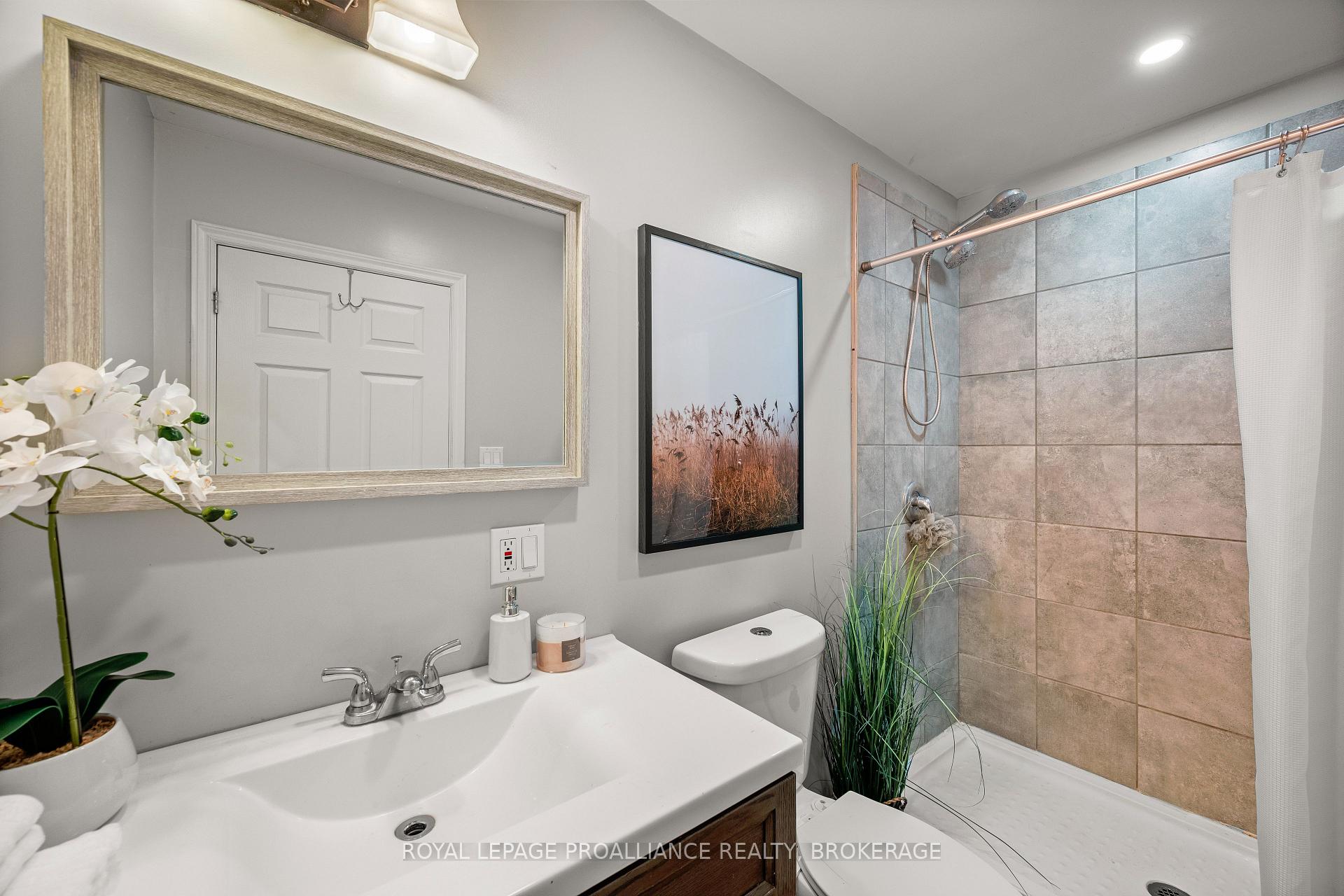Photo 26 of 72 Franklin Street, Tweed, Hungerford (Twp) — HOMEH