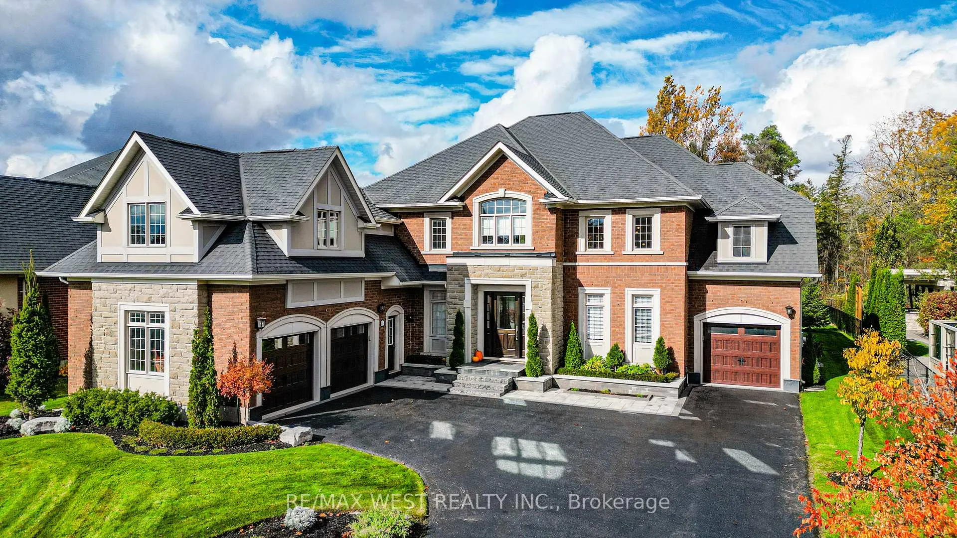 Front of 18 Wyndance Way